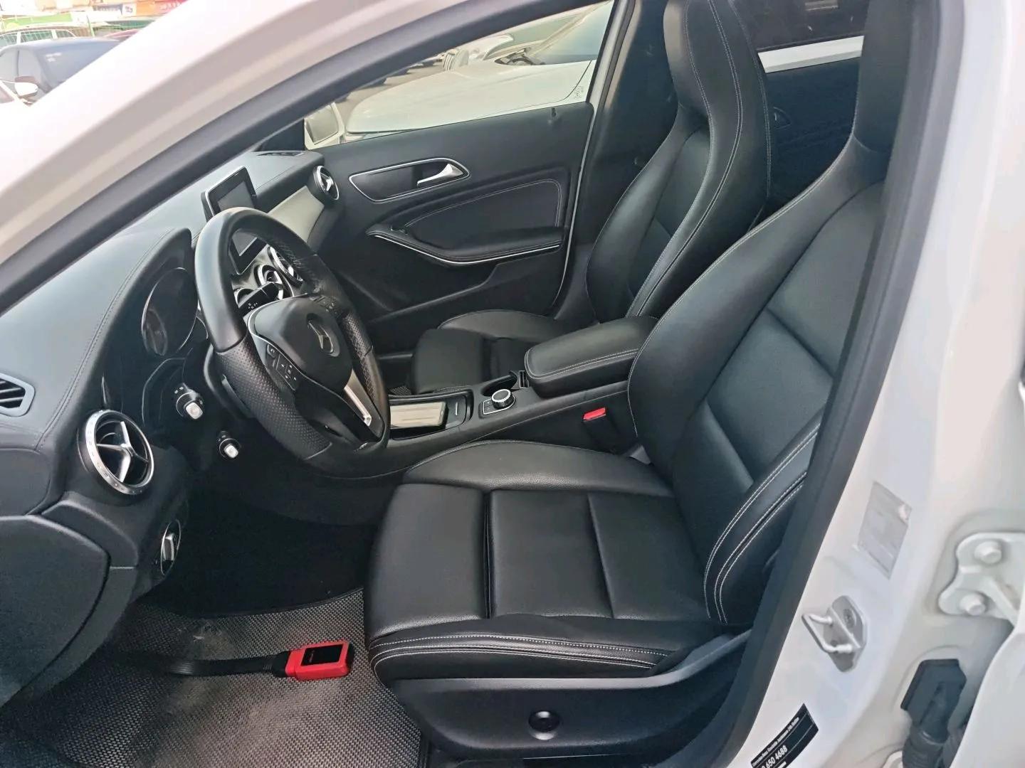 Mercedes-Benz GLA 2016 GLA 200 Fashion Model — миниатюра 19