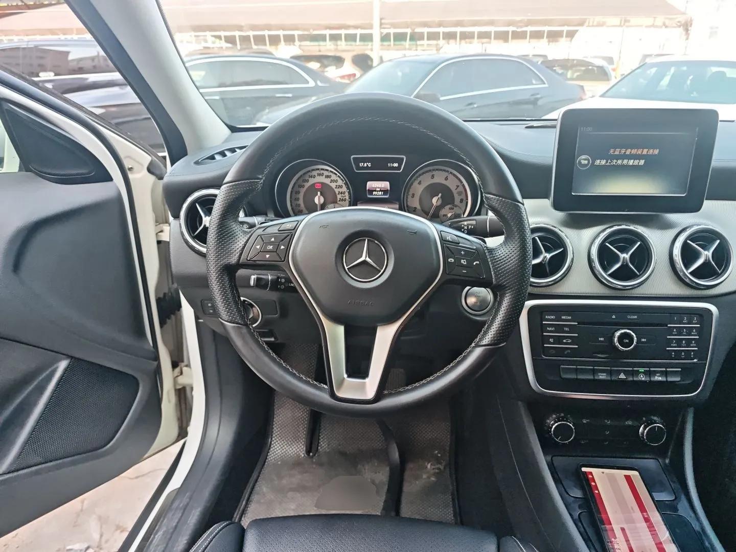 Mercedes-Benz GLA 2016 GLA 200 Fashion Model — миниатюра 10