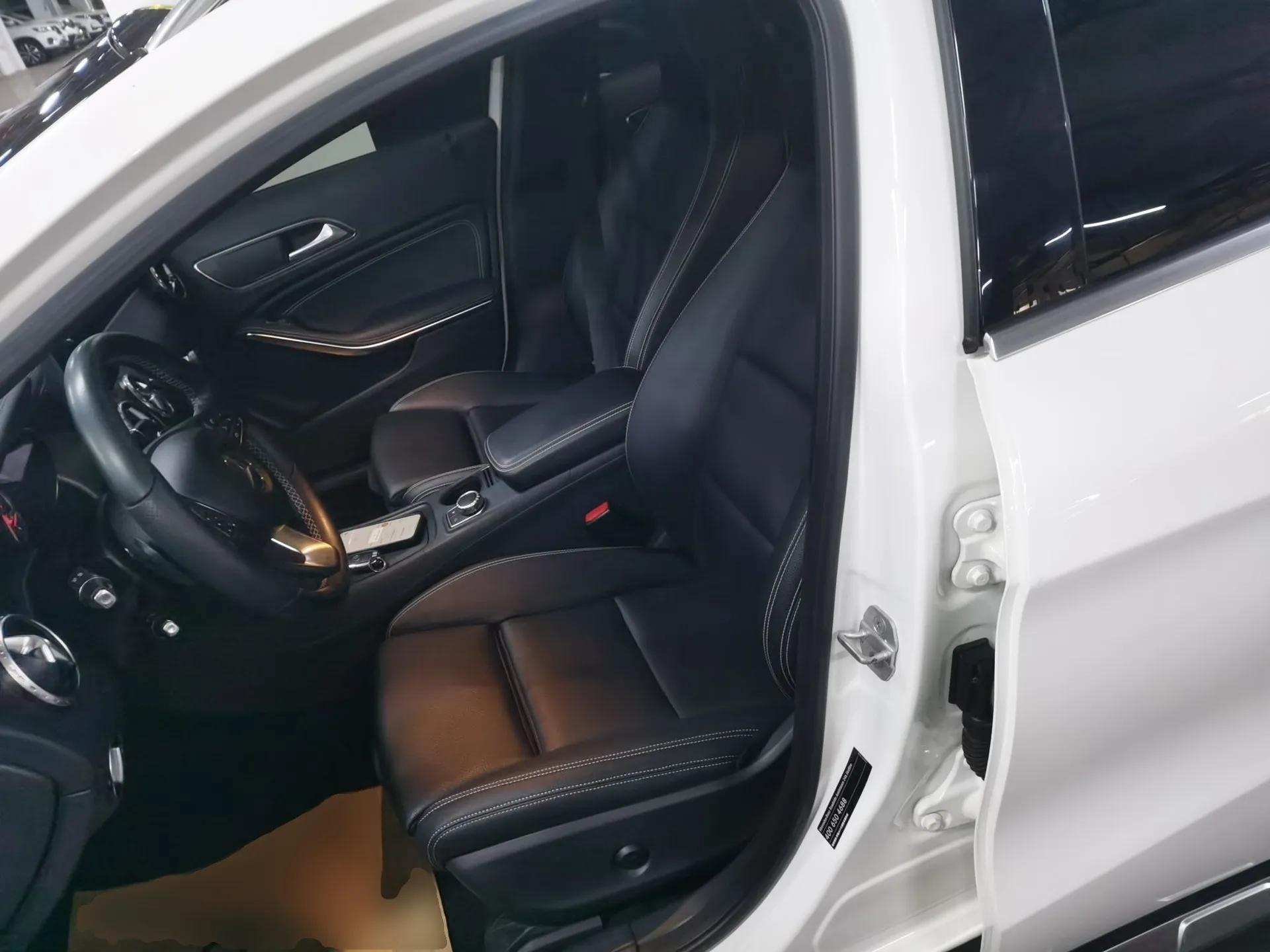 Mercedes-Benz GLA 2016 GLA 200 Fashion Model — миниатюра 14
