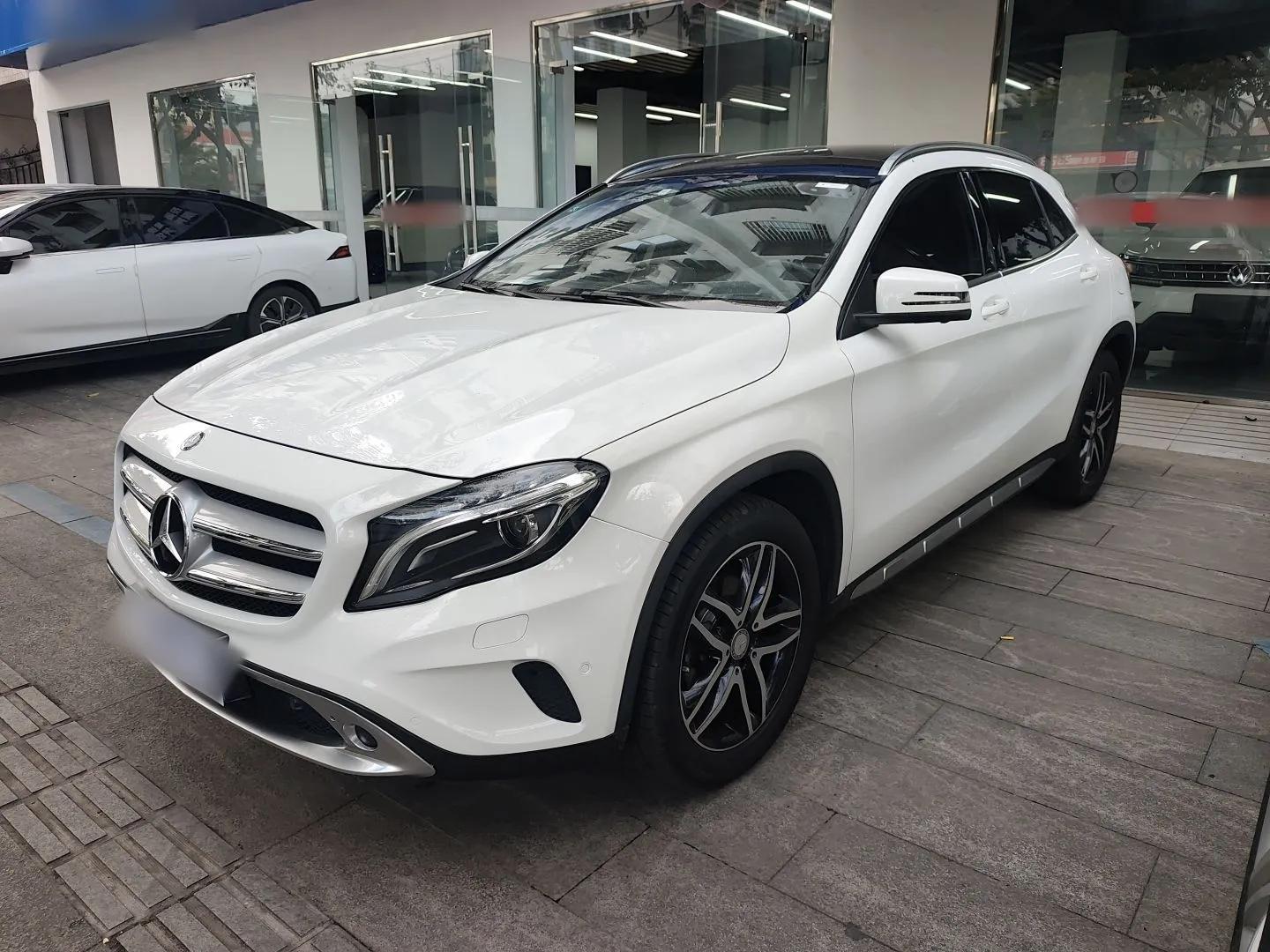 Mercedes-Benz GLA 2016 GLA 200 Fashion Model — миниатюра 1