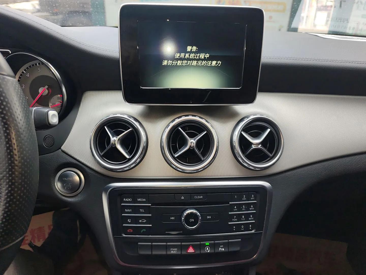 Mercedes-Benz GLA 2016 GLA 200 Fashion Model — миниатюра 16