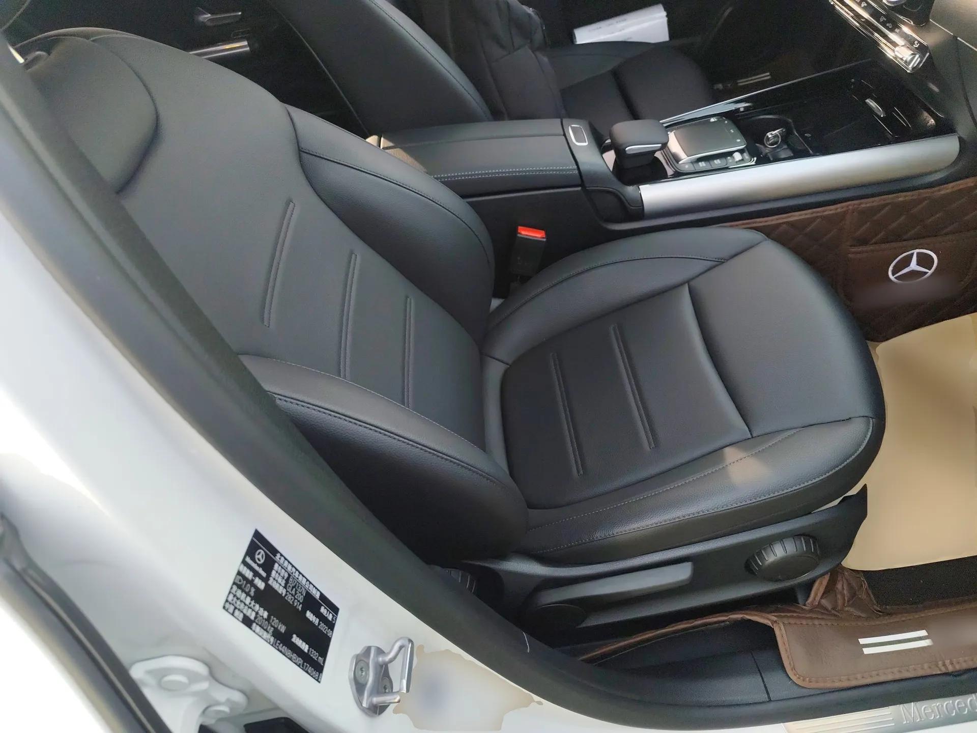 Mercedes-Benz GLA 2022 Second Facelift GLA 200 — миниатюра 23