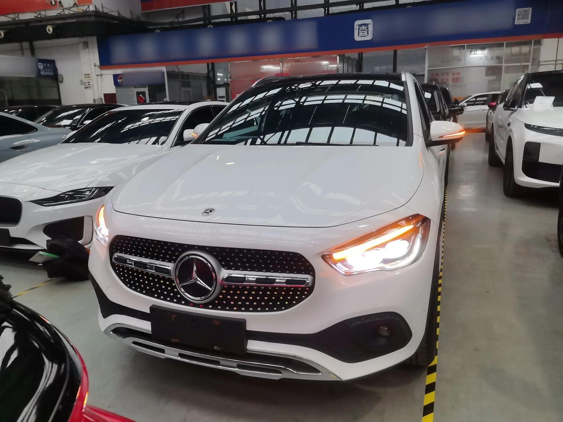 Mercedes-Benz GLA 2022 Facelifted GLA 200 — миниатюра 2