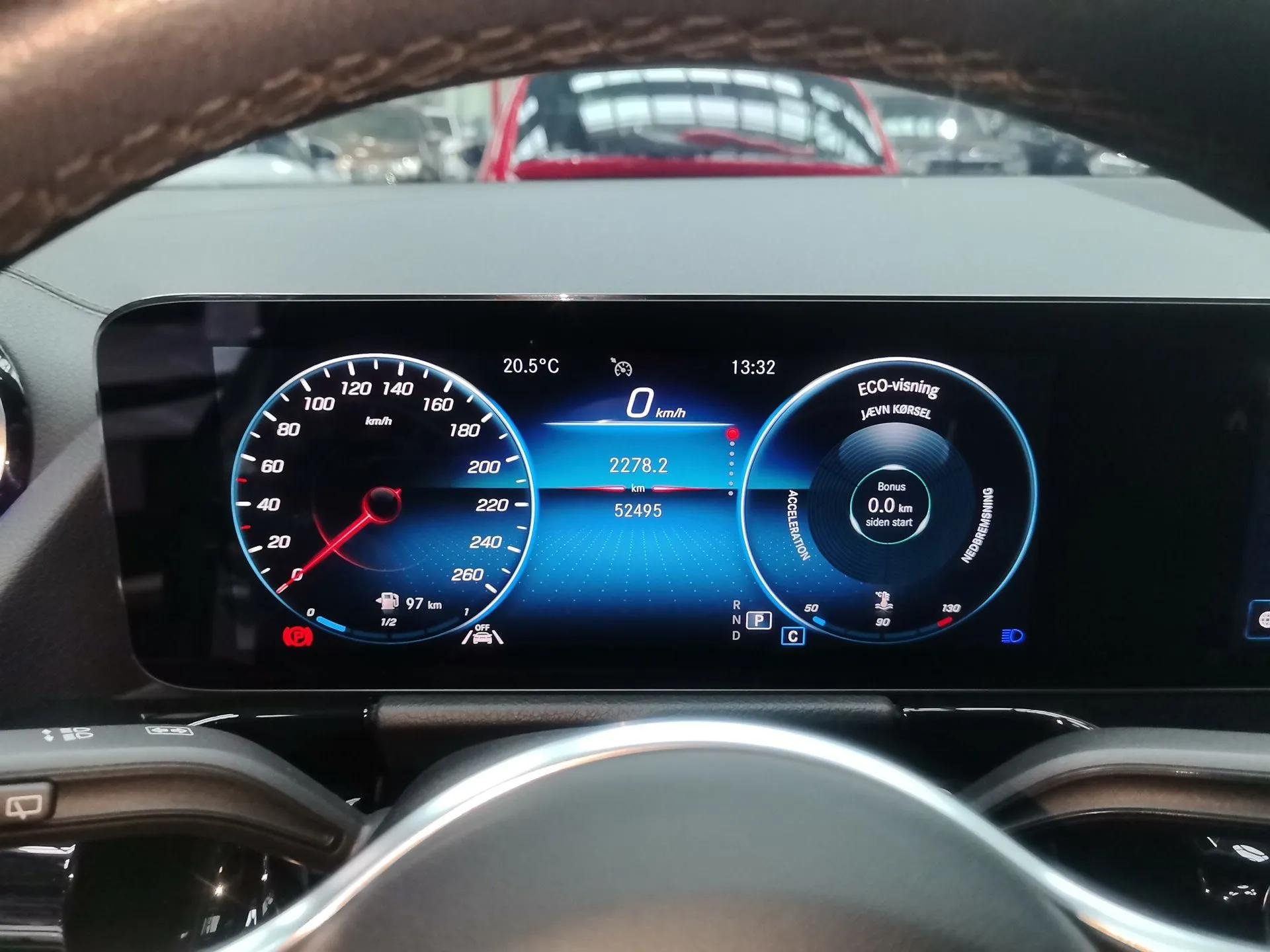 Mercedes-Benz GLA 2022 Facelifted GLA 200 — миниатюра 15