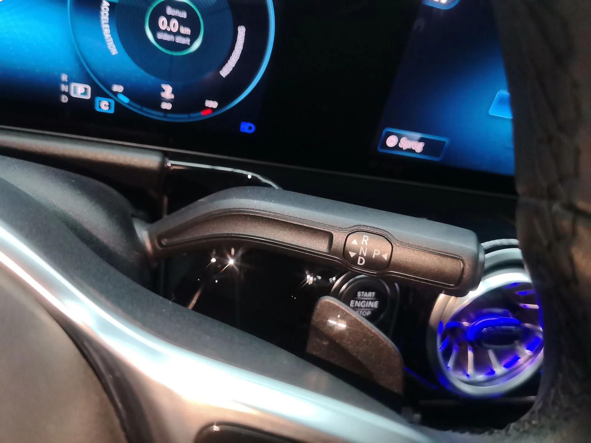 Mercedes-Benz GLA 2022 Facelifted GLA 200 — миниатюра 17