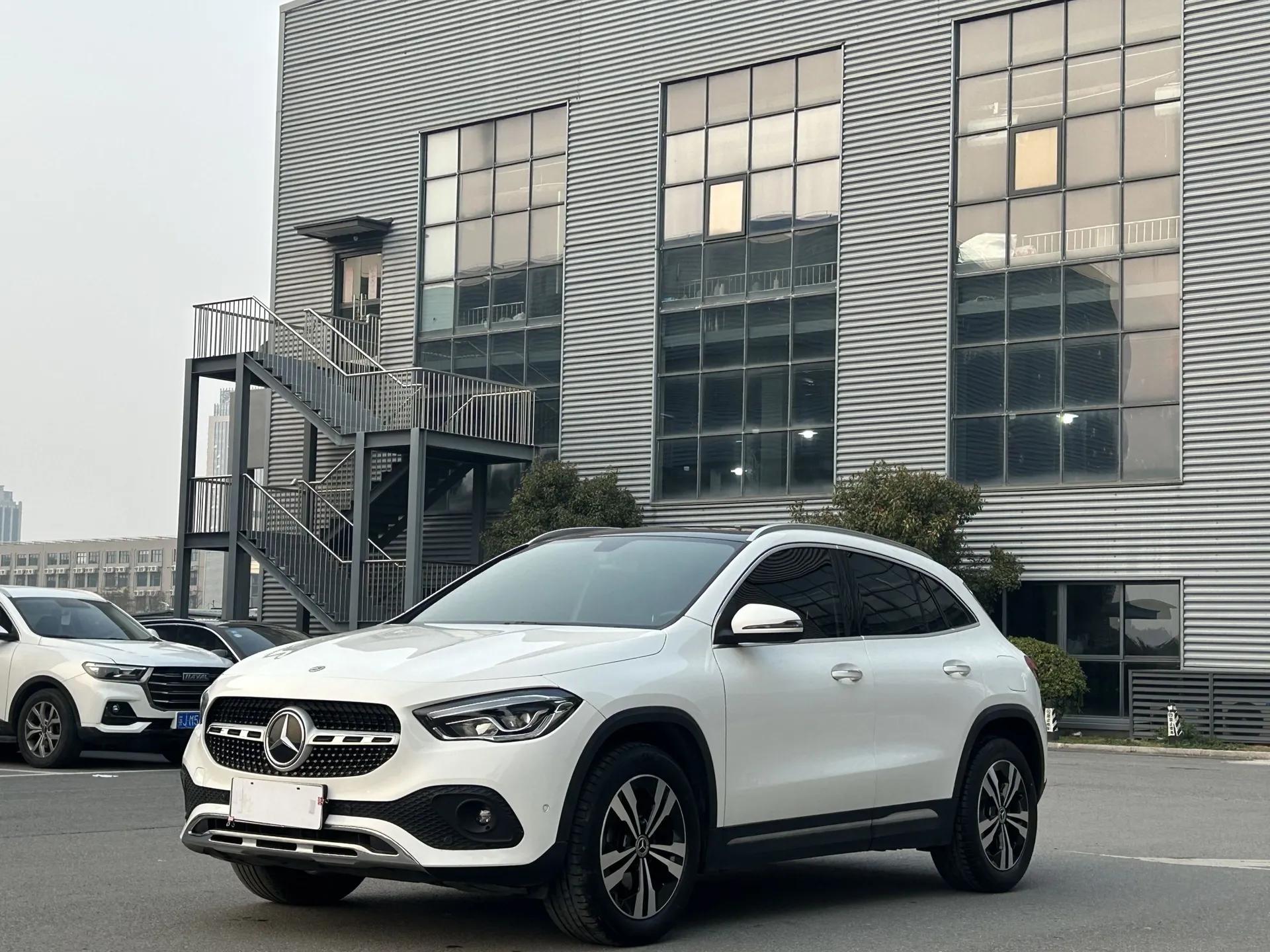 Mercedes-Benz GLA 2022 GLA 200 — миниатюра 1