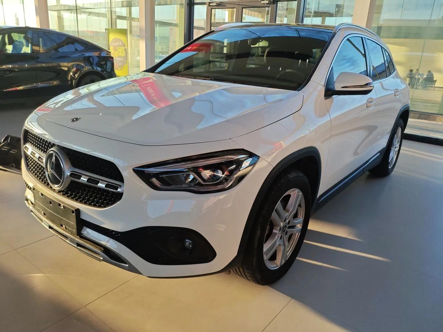 Mercedes-Benz GLA 2023 GLA 200 — миниатюра 1