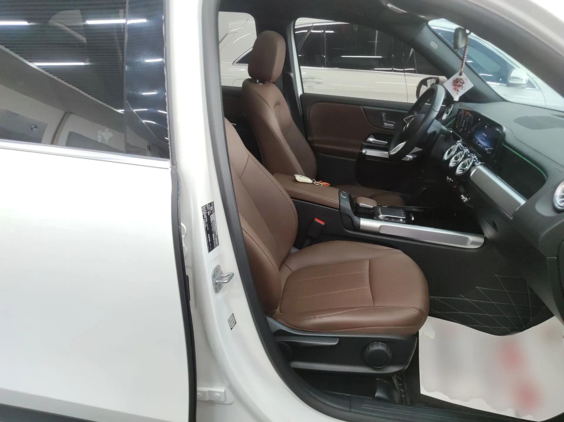 Mercedes-Benz GLB 2024 GLB 220 Dynamic Edition — миниатюра 23