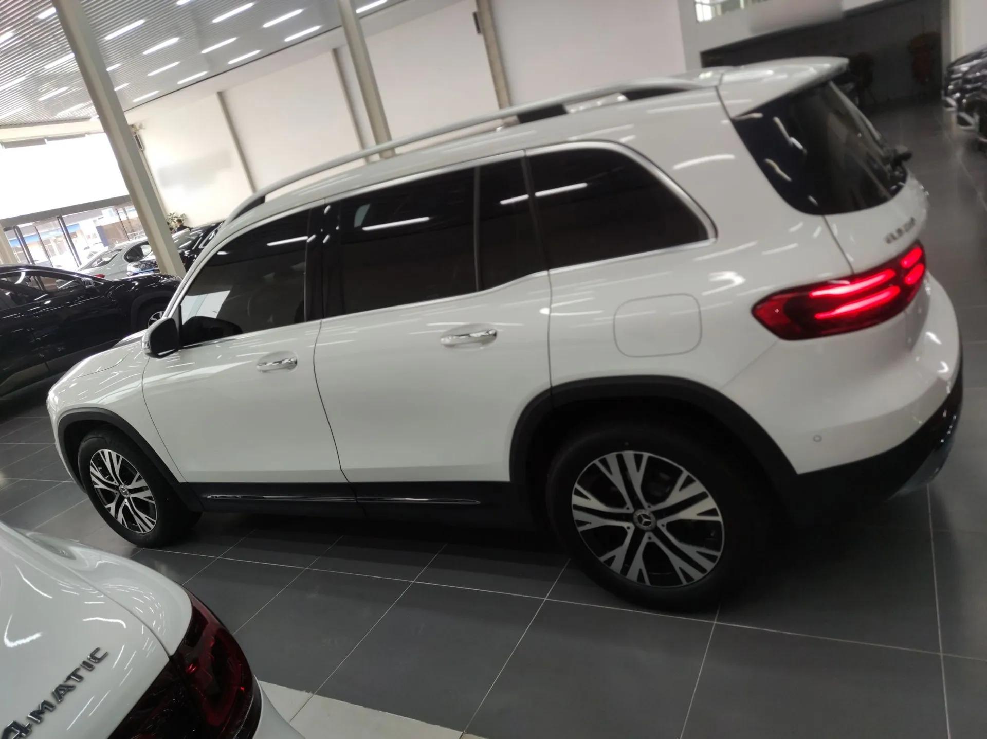 Mercedes-Benz GLB 2024 GLB 220 Dynamic Edition — миниатюра 4