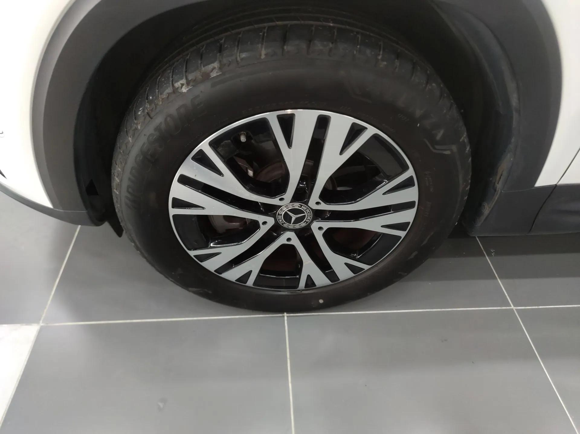 Mercedes-Benz GLB 2024 GLB 220 Dynamic Edition — миниатюра 8