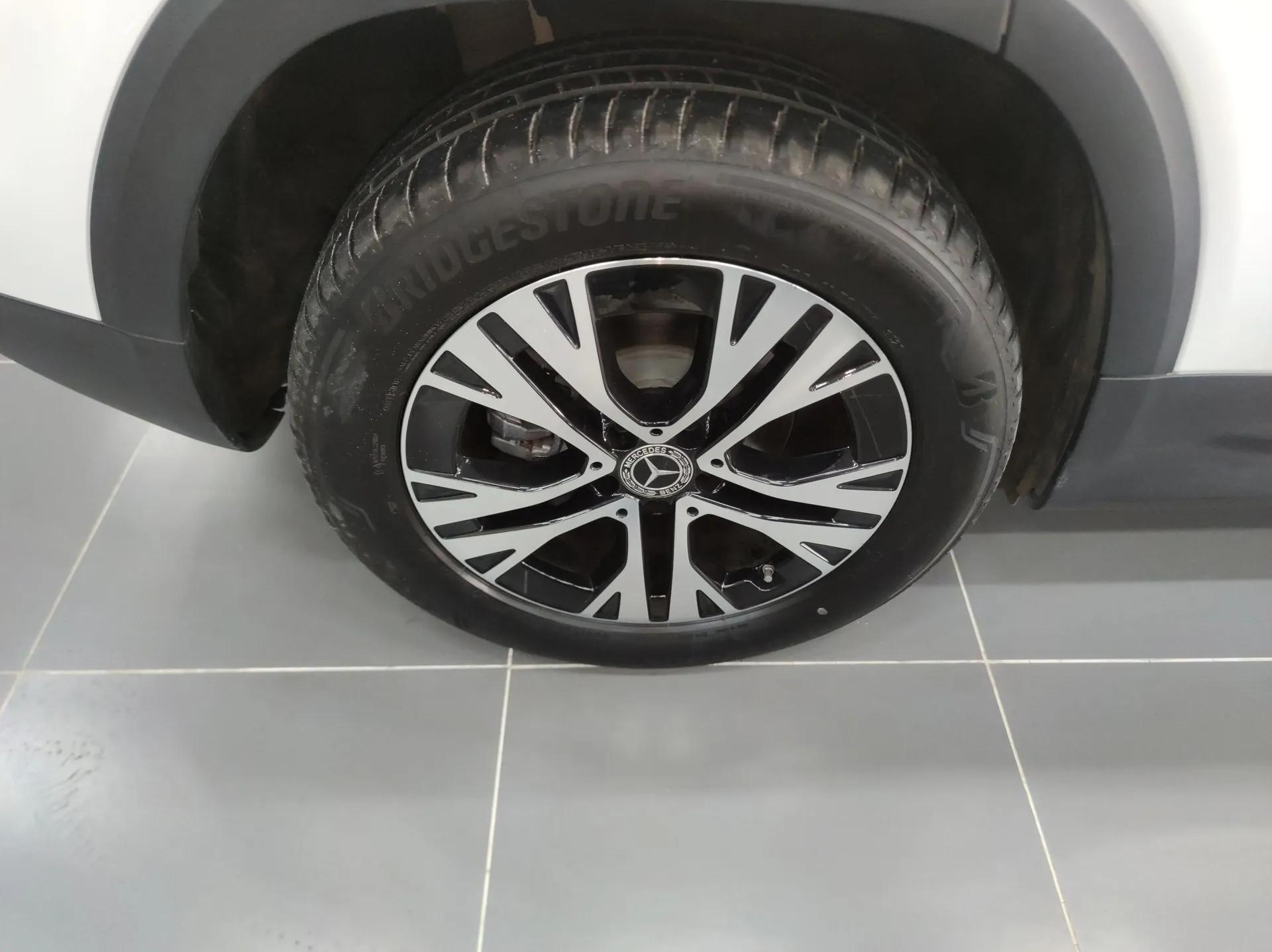Mercedes-Benz GLB 2024 GLB 220 Dynamic Edition — миниатюра 10