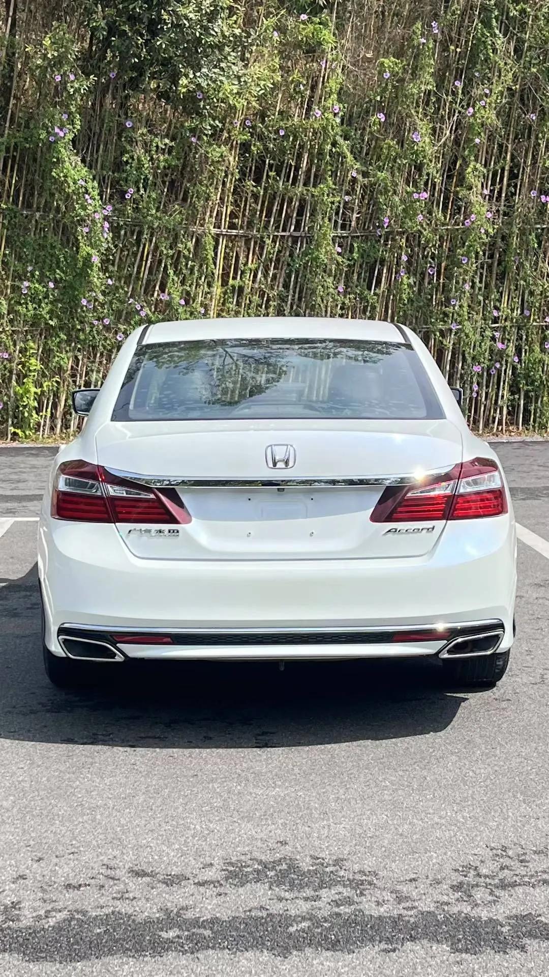 Honda Accord 2016 2.0L Comfort Edition — миниатюра 4