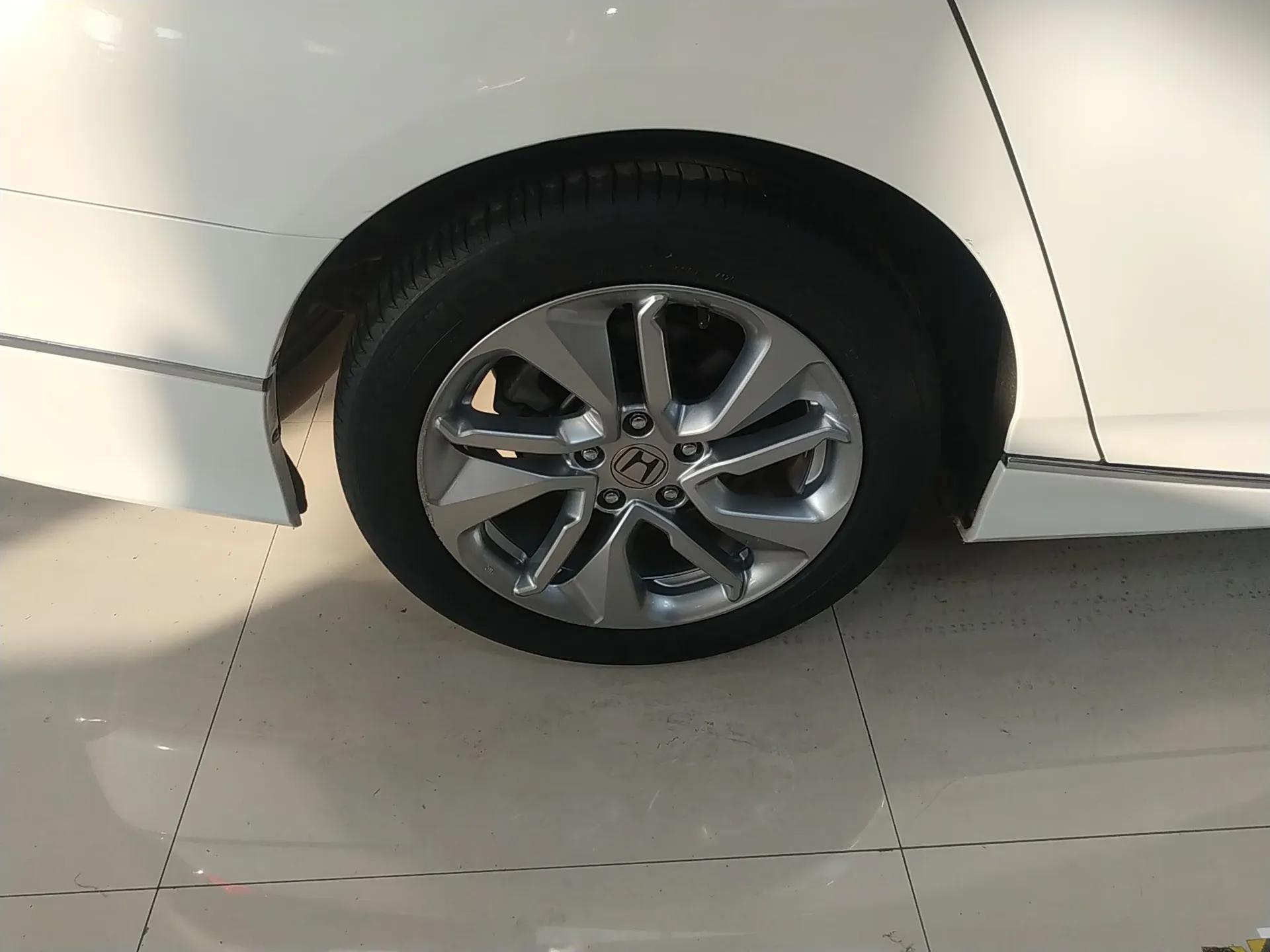 Honda Accord 2018 260TURBO Luxury Edition China VI — миниатюра 10
