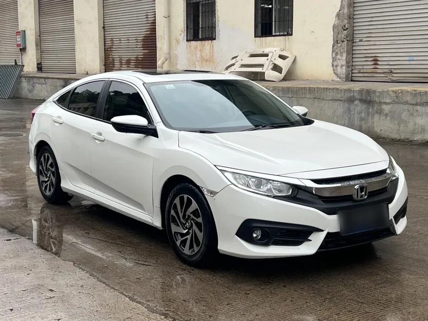 Honda Civic 2016 220TURBO CVT Luxury Edition — миниатюра 3