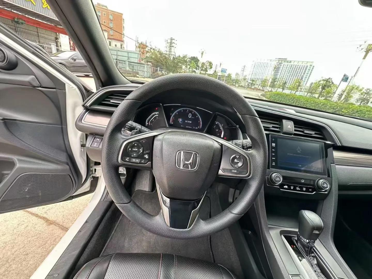 Honda Civic 2021 HATCHBACK 220TURBO CVT New Trendsetter — миниатюра 7