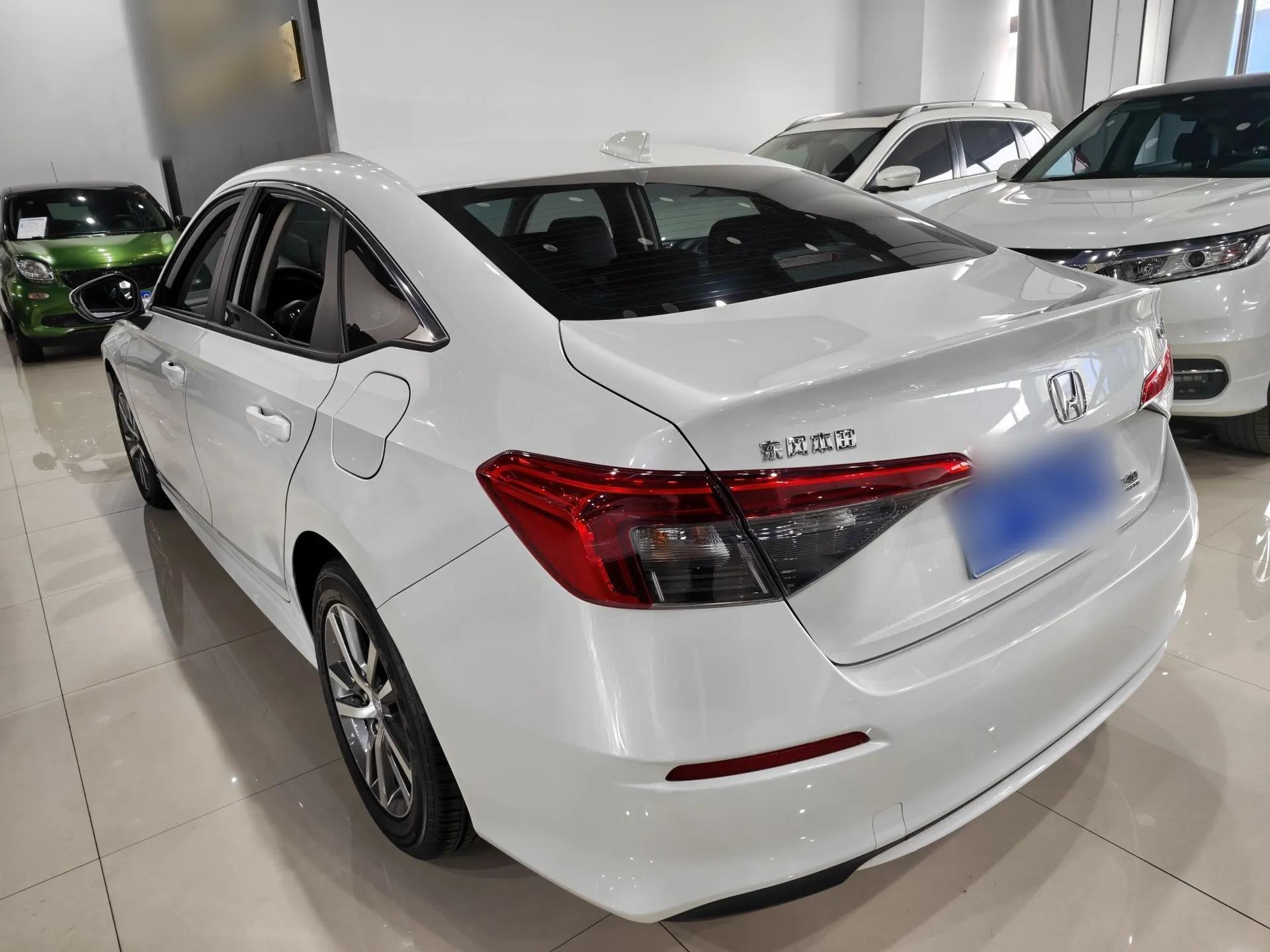 Honda Civic 2023 240TURBO CVT Dynamic · Center Stage Special Edition — миниатюра 4