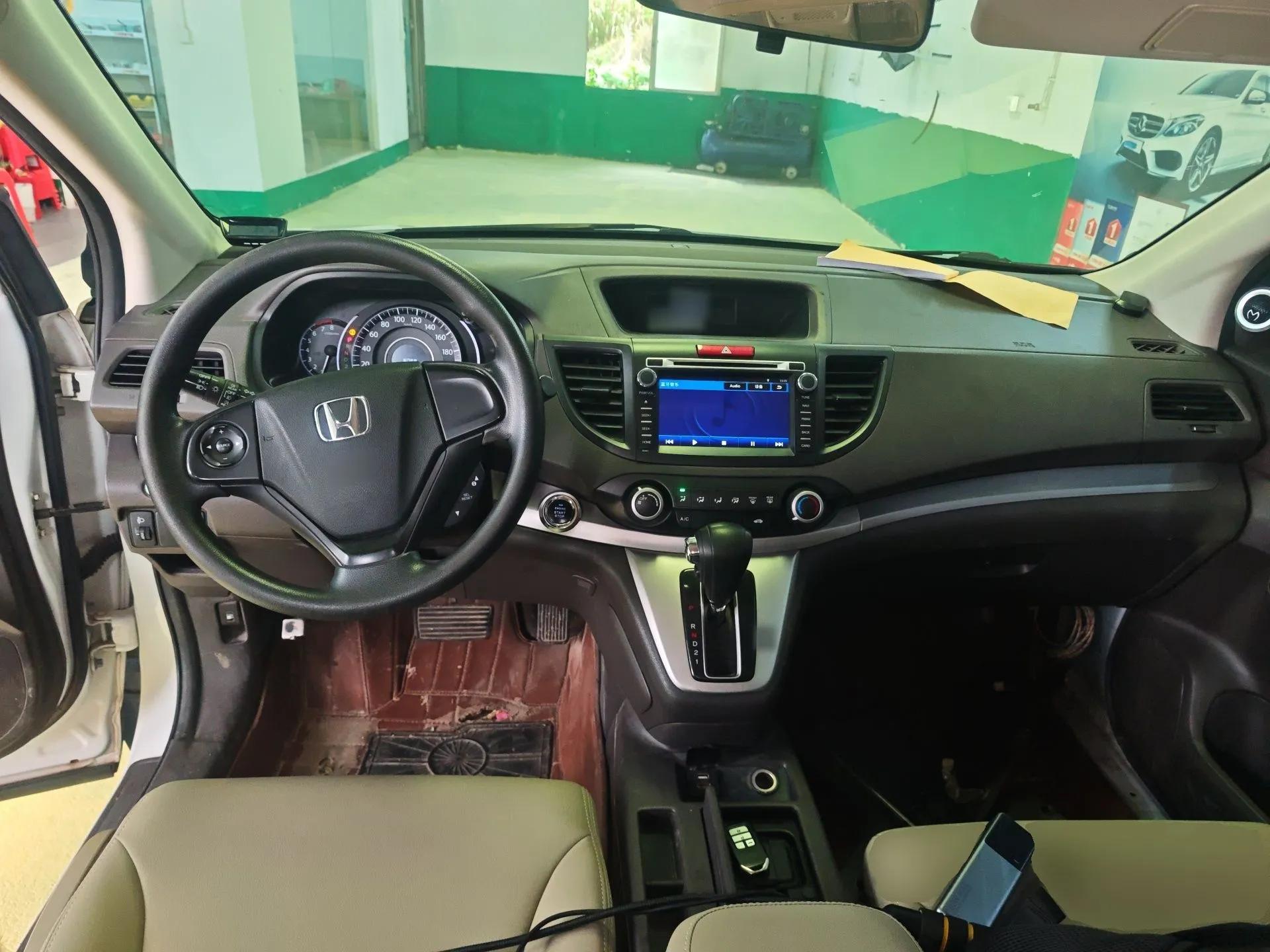Honda CR-V 2012 2.0L two-wheel drive urban version — миниатюра 12