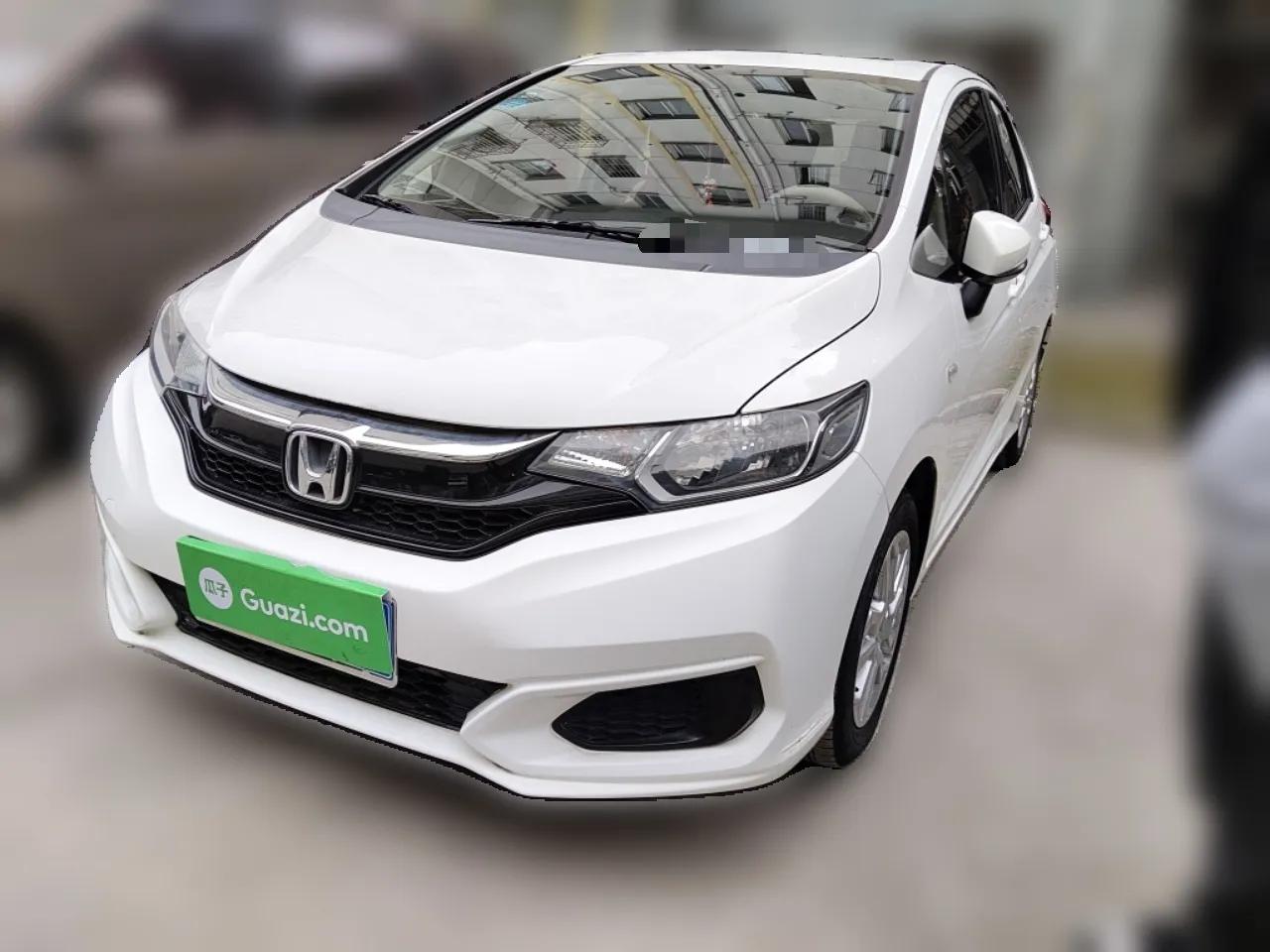 Honda Fit 2018 1.5L CVT Comfort Sunroof Version — миниатюра 1