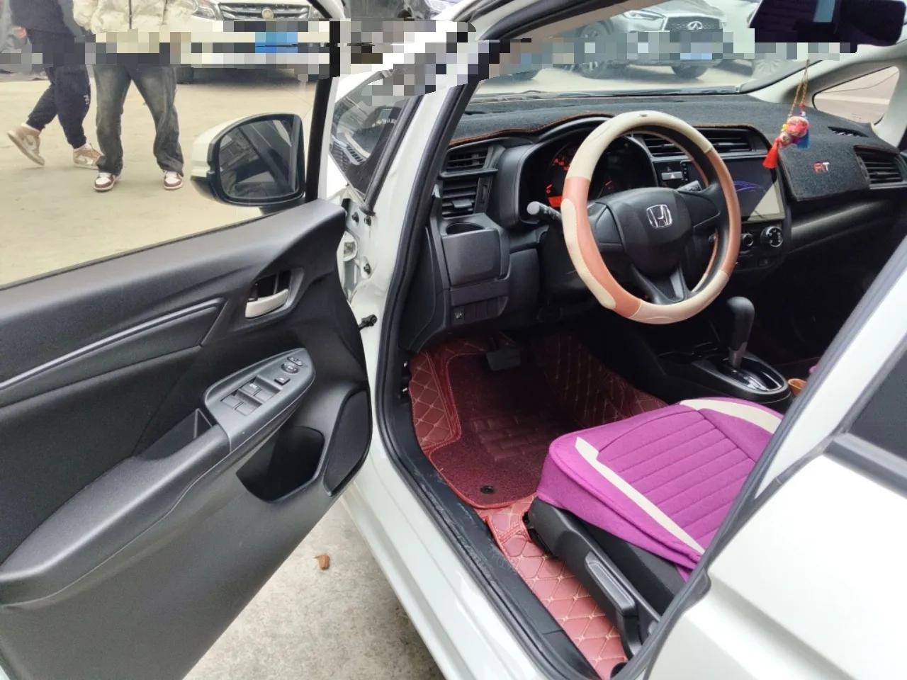 Honda Fit 2018 1.5L CVT Comfort Sunroof Version — миниатюра 19