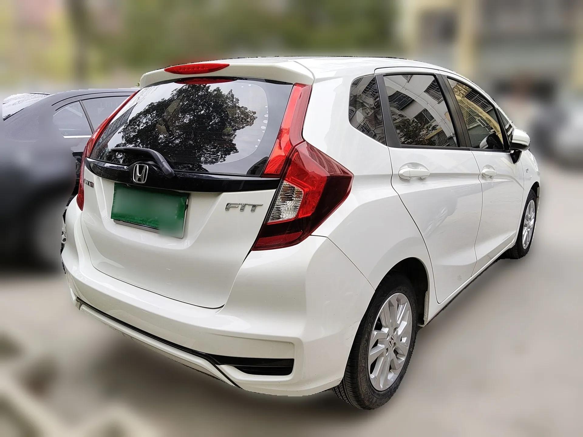 Honda Fit 2018 1.5L CVT Comfort Sunroof Version — миниатюра 6