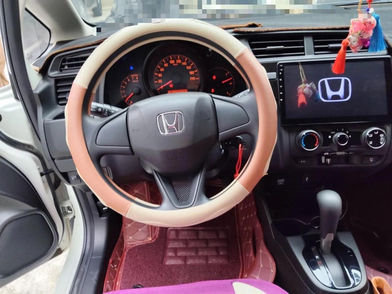 Honda Fit 2018 1.5L CVT Comfort Sunroof Version — миниатюра 9