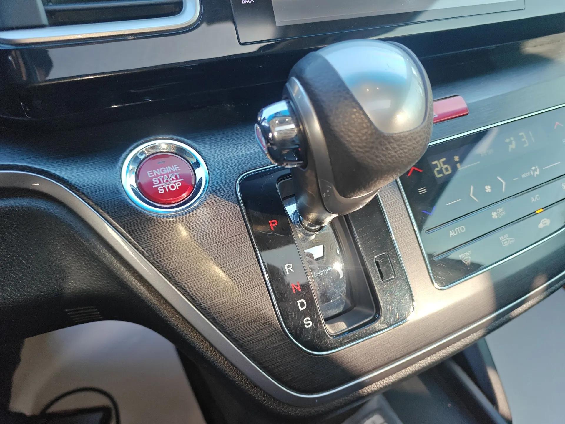 Honda Elysion 2016 2.4L Luxury Edition — миниатюра 15