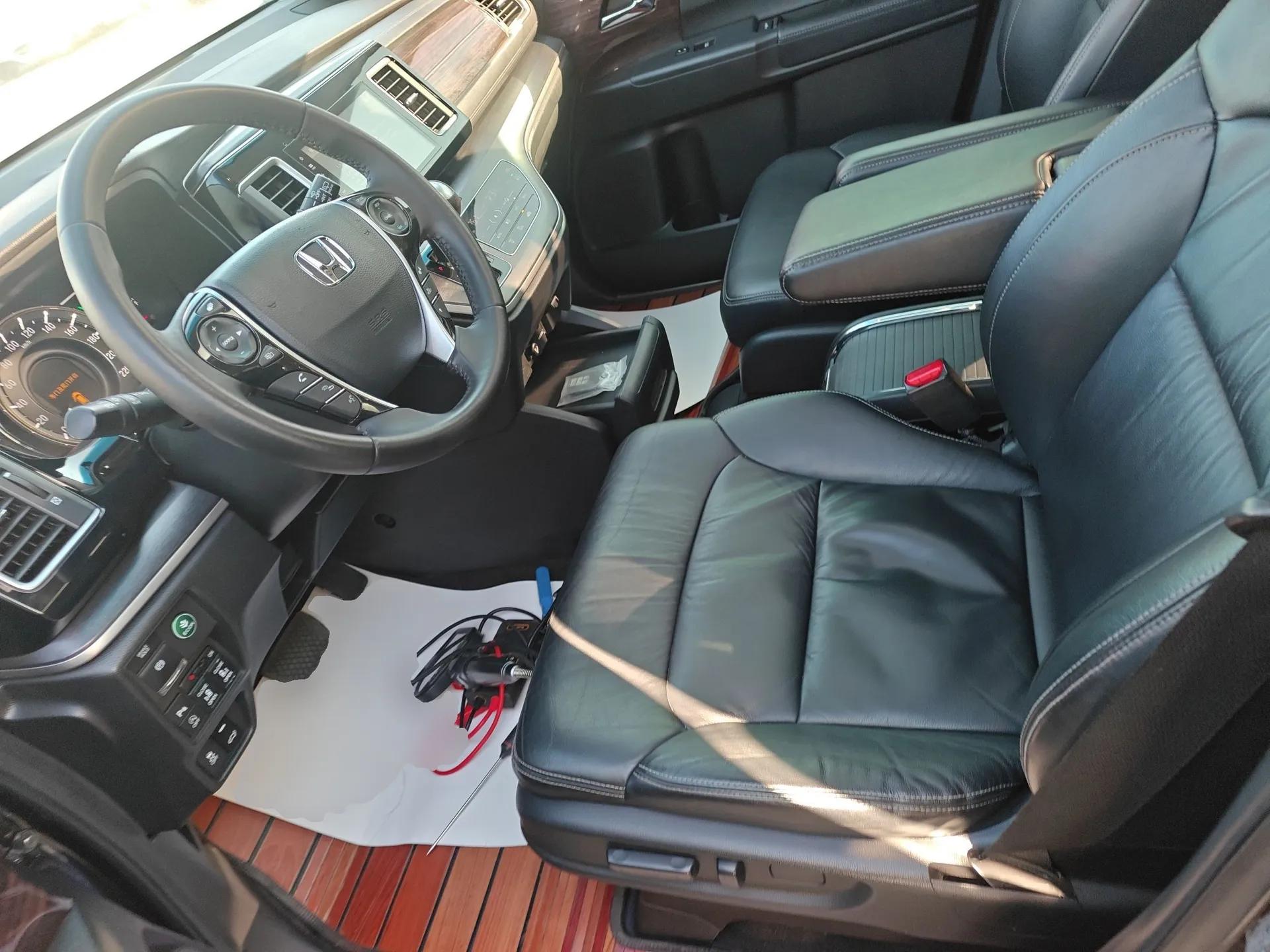Honda Elysion 2016 2.4L Luxury Edition — миниатюра 16