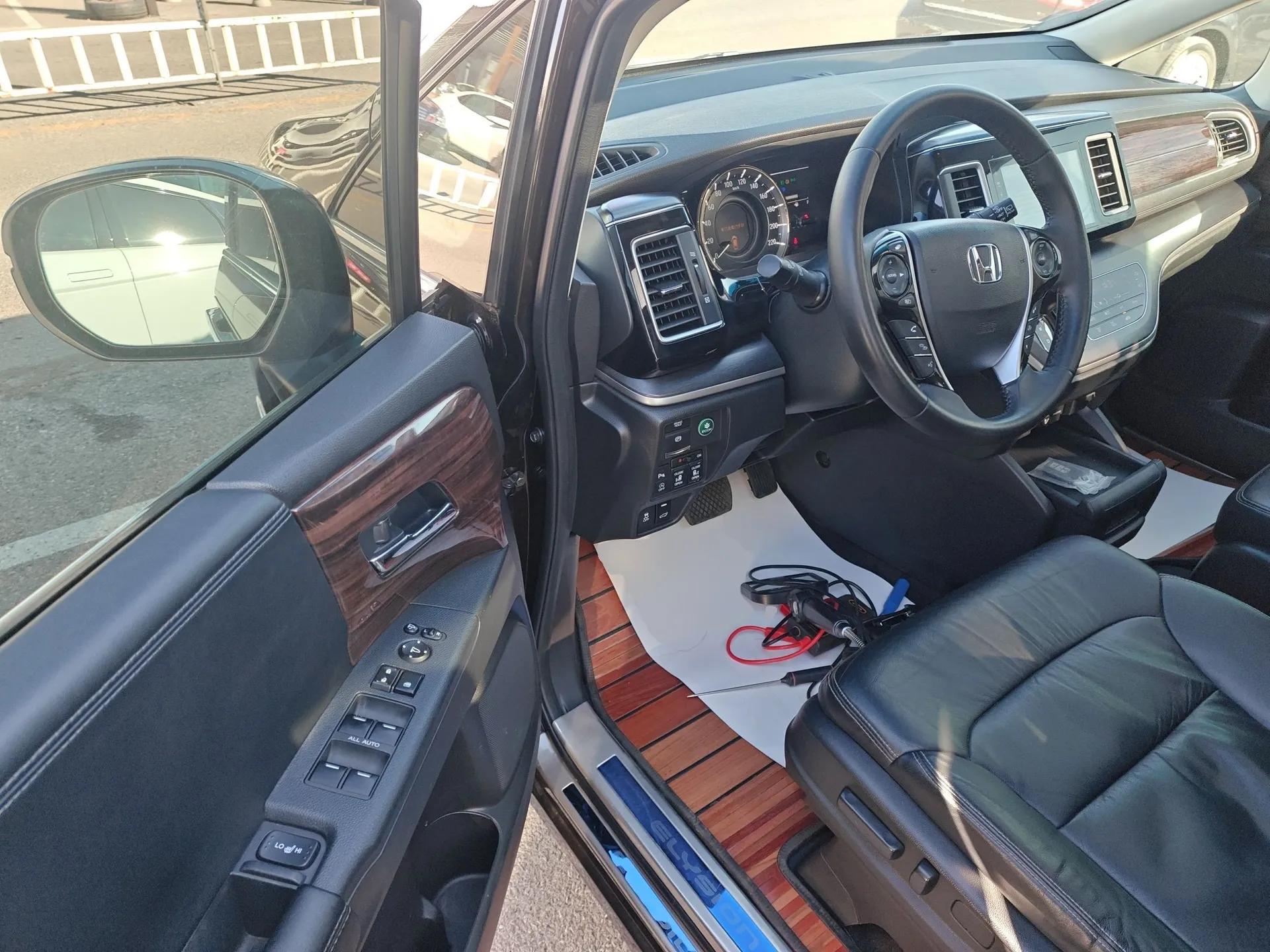 Honda Elysion 2016 2.4L Luxury Edition — миниатюра 21