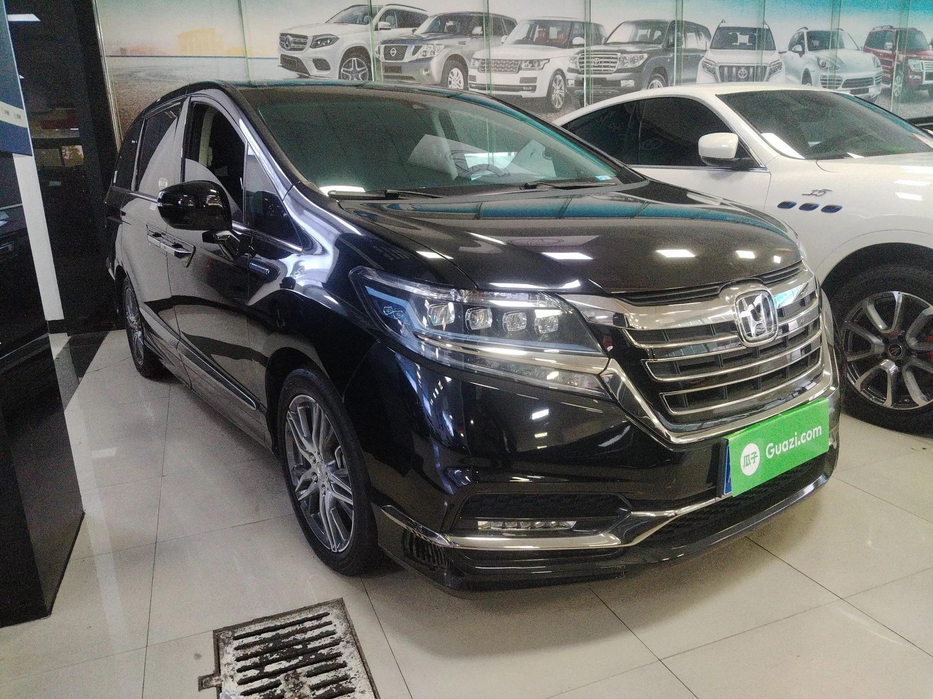 Honda Elysion 2019 2.0L Hybrid Luxury Edition — миниатюра 3