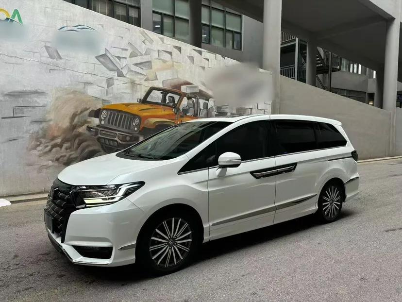 Honda Elysion 2022 2.0L eHEV Luxury Edition — миниатюра 1