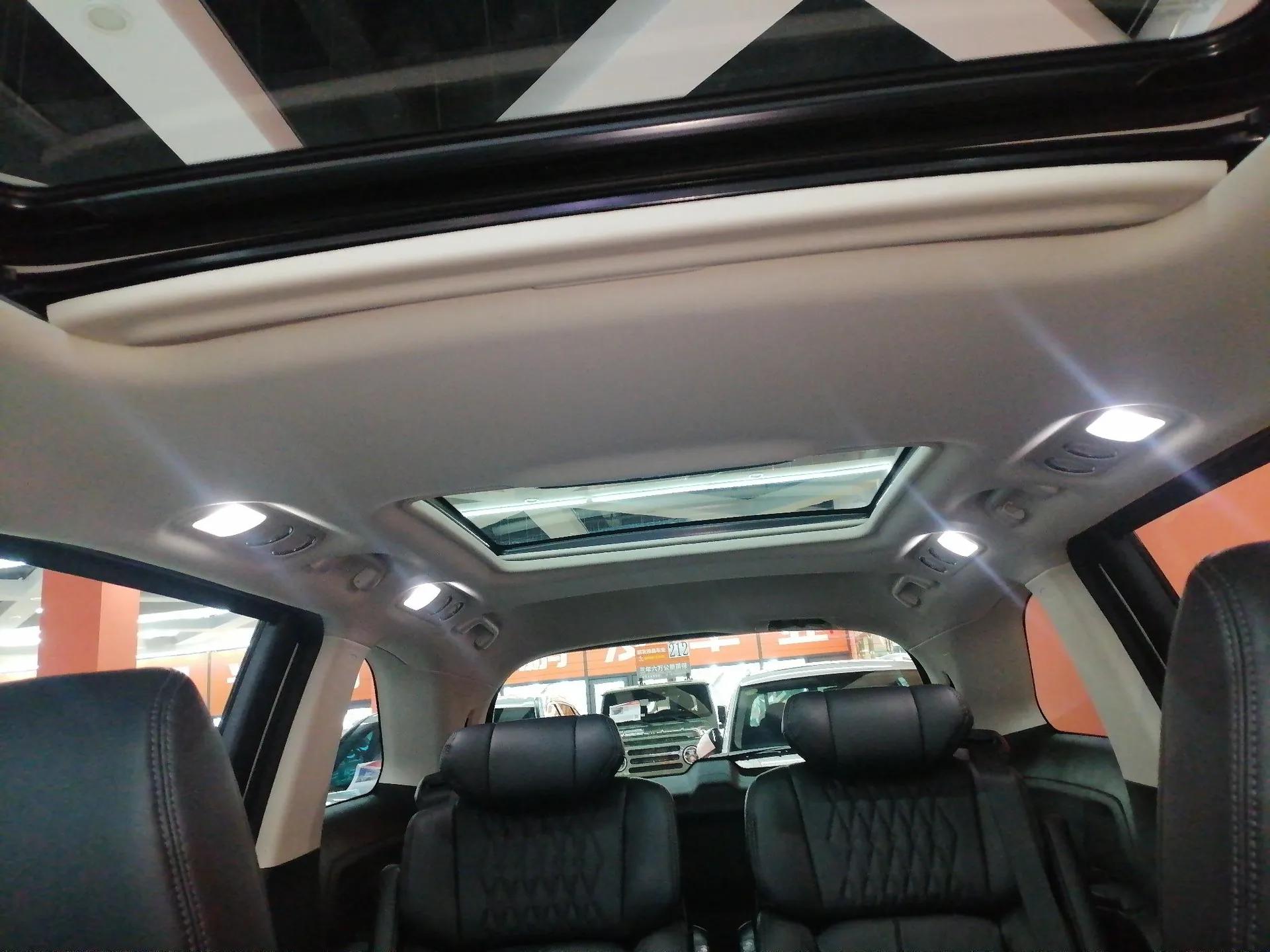 Honda Elysion 2022 2.0L eHEV Luxury Edition — миниатюра 17