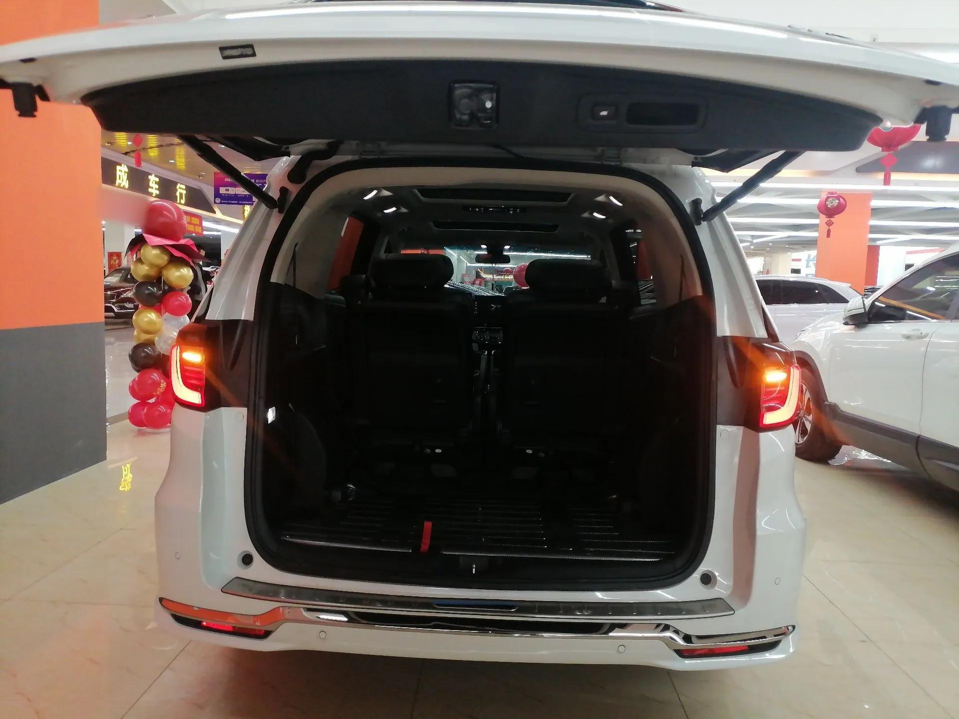 Honda Elysion 2022 2.0L eHEV Luxury Edition — миниатюра 18