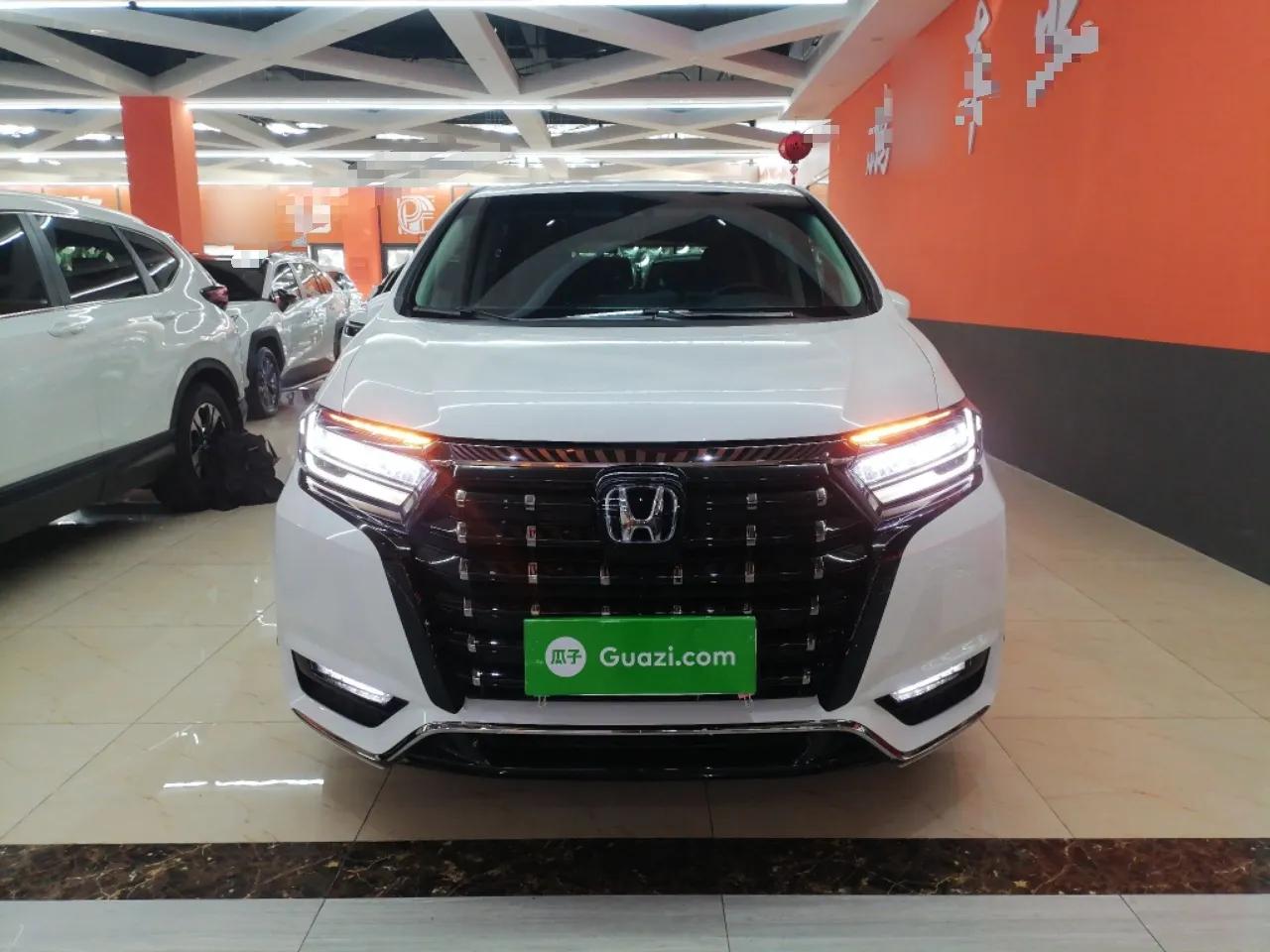 Honda Elysion 2022 2.0L eHEV Luxury Edition — миниатюра 3