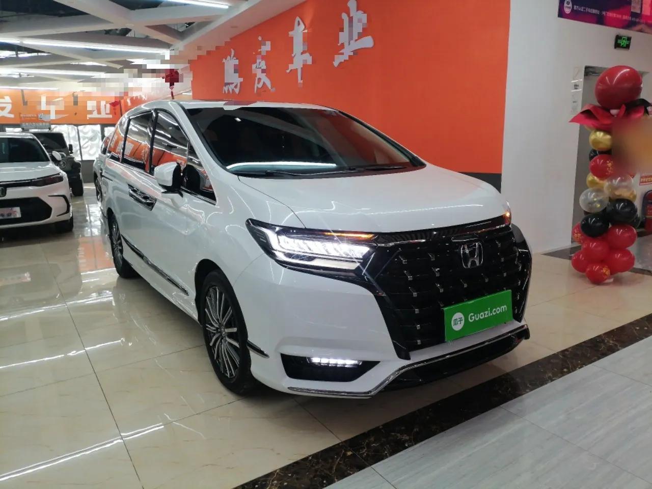 Honda Elysion 2022 2.0L eHEV Luxury Edition — миниатюра 4