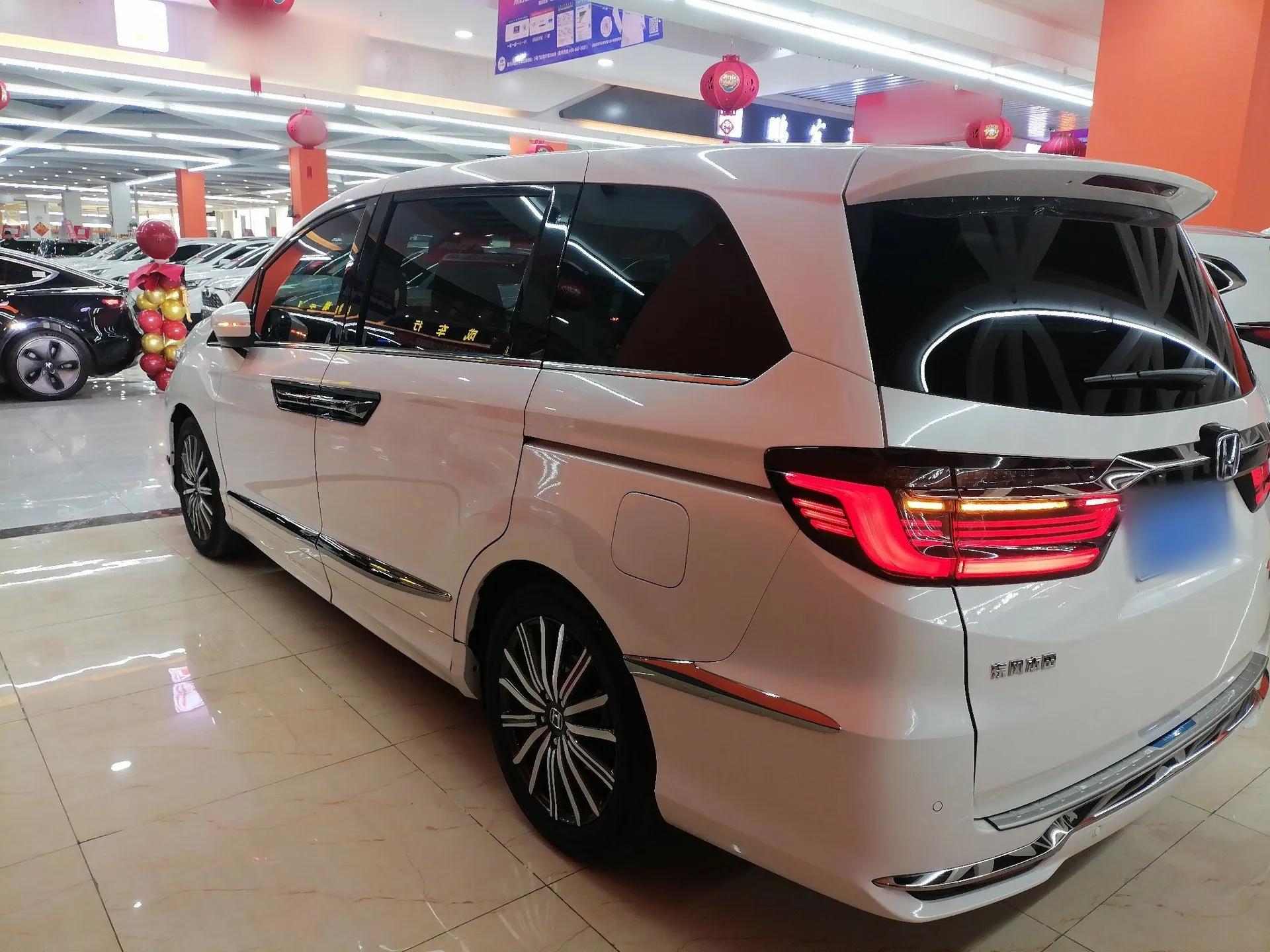 Honda Elysion 2022 2.0L eHEV Luxury Edition — миниатюра 5