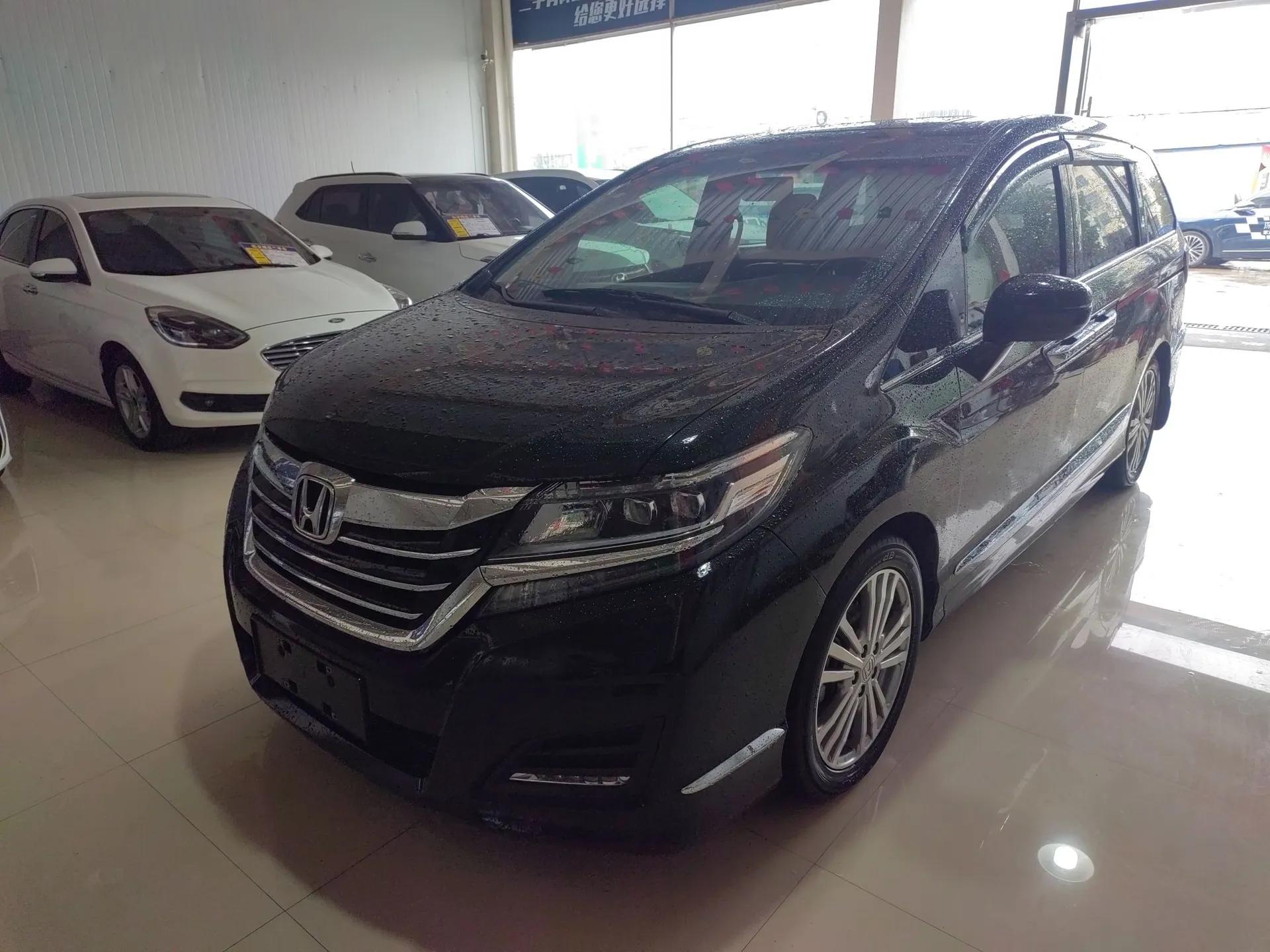 Honda Elysion 2016 2.4L Style Edition — миниатюра 1