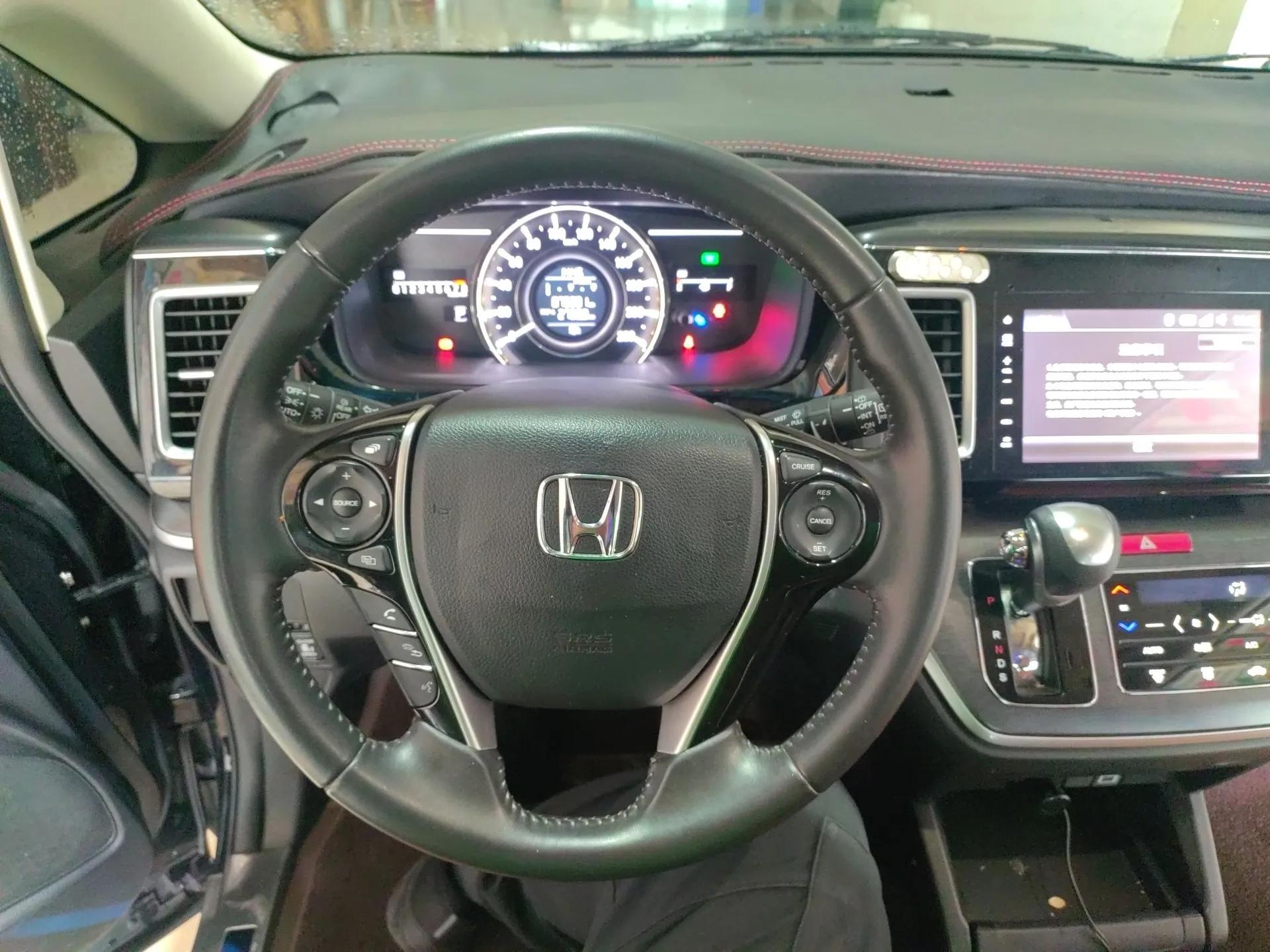 Honda Elysion 2016 2.4L Style Edition — миниатюра 14