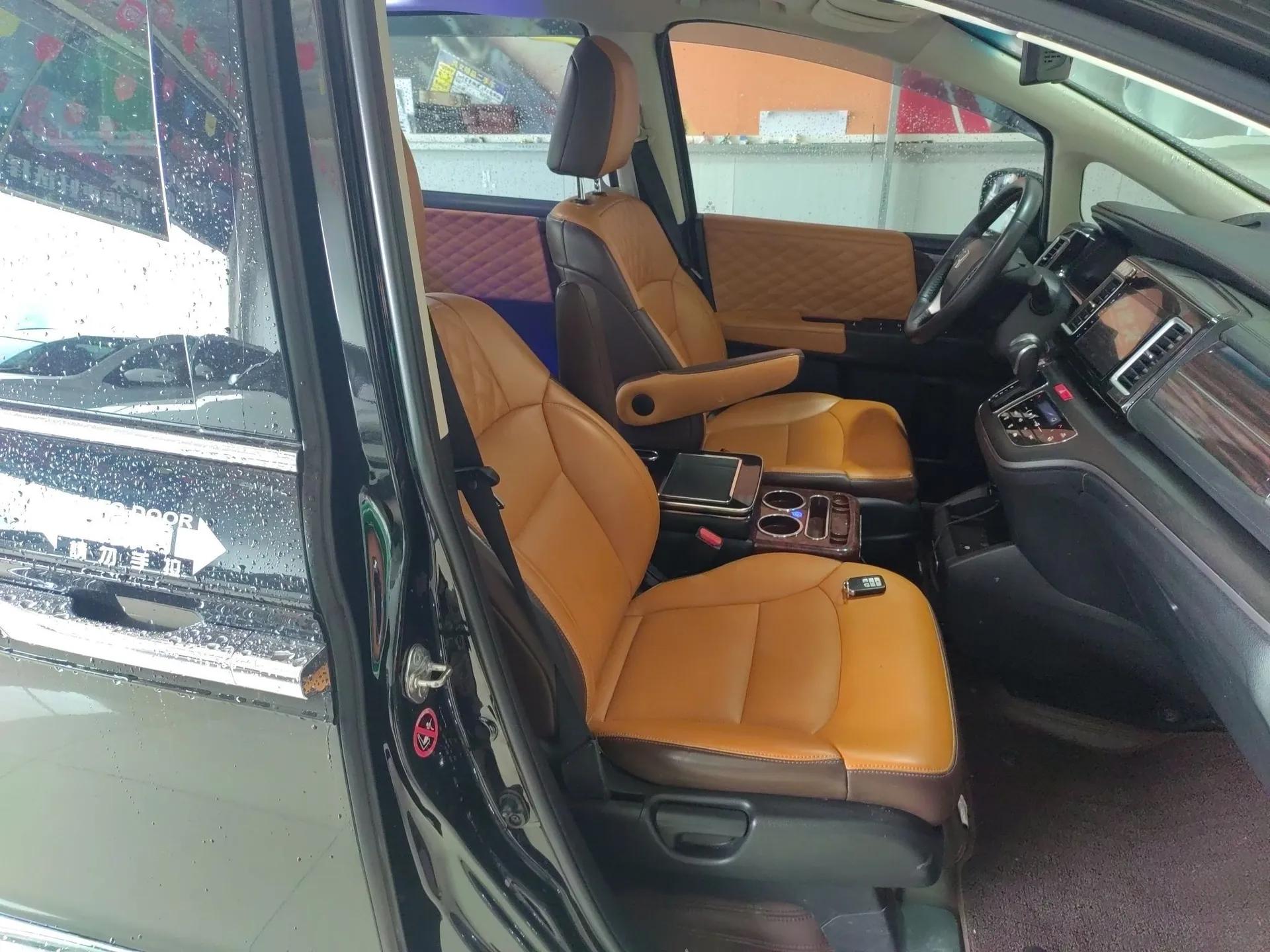 Honda Elysion 2016 2.4L Style Edition — миниатюра 23