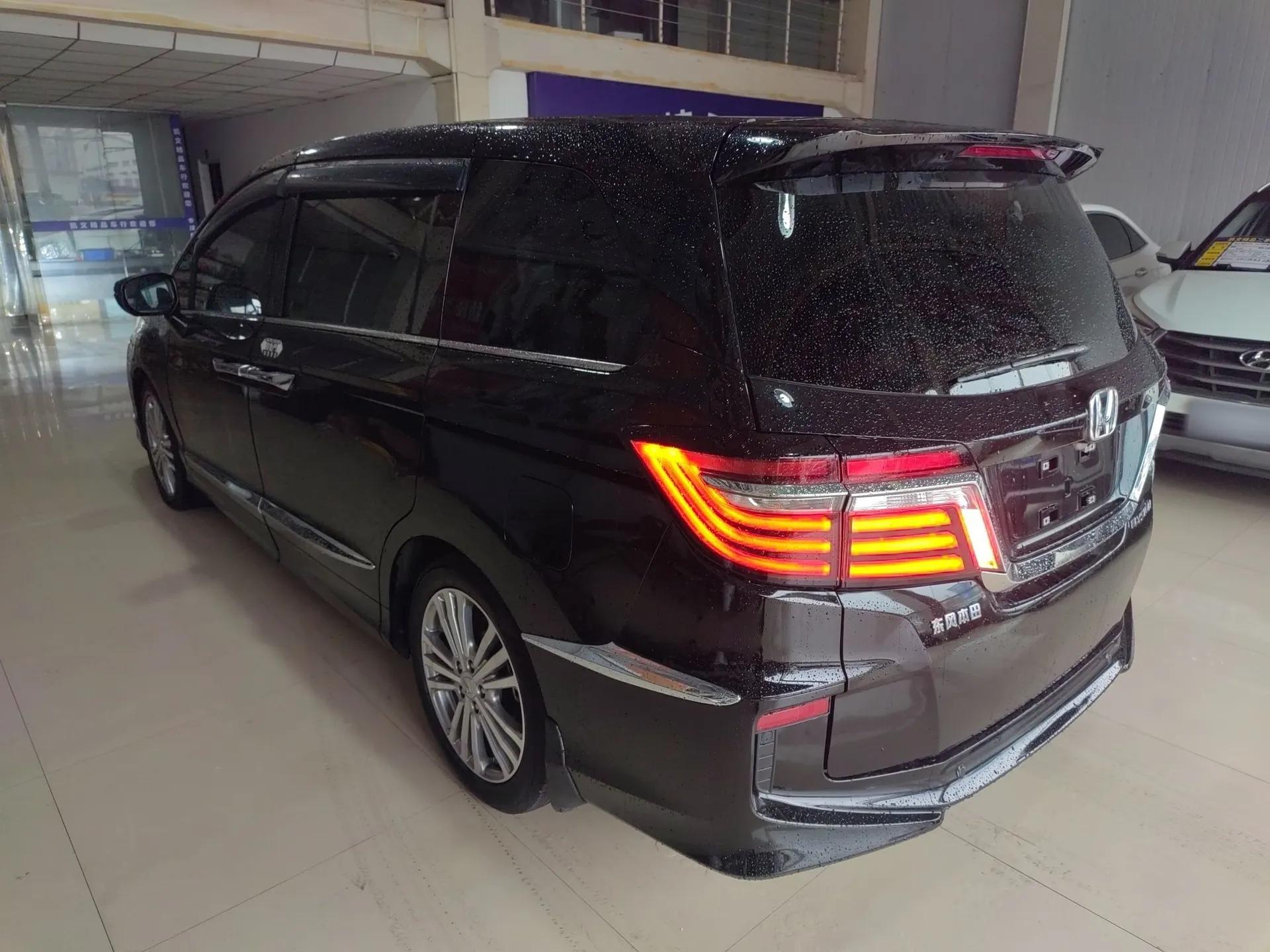 Honda Elysion 2016 2.4L Style Edition — миниатюра 4