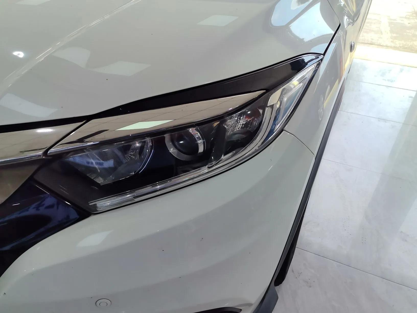 Honda Vezel 2020 1.5L CVT Pioneer Edition — миниатюра 2