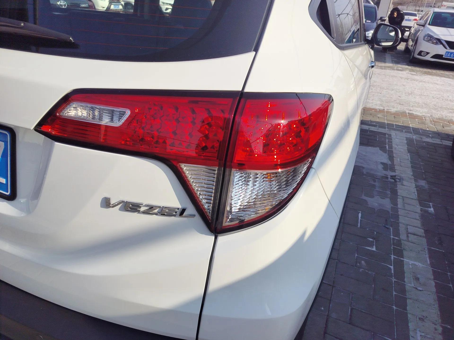 Honda Vezel 2020 1.5L CVT Pioneer Edition — миниатюра 8