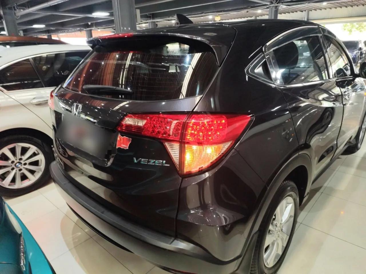 Honda Vezel 2017 1.5L CVT 2WD Comfort Model — миниатюра 4