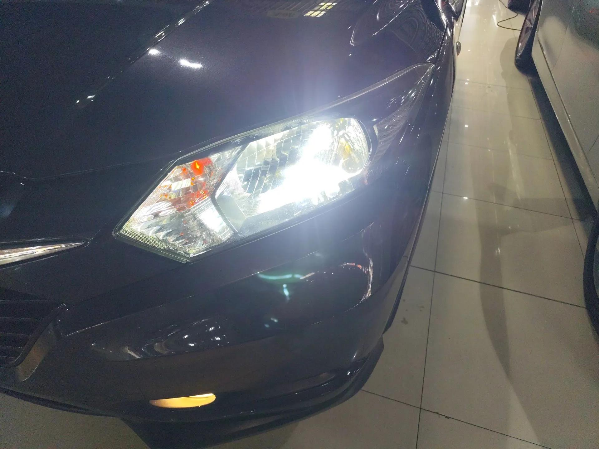 Honda Vezel 2017 1.5L CVT 2WD Comfort Model — миниатюра 5