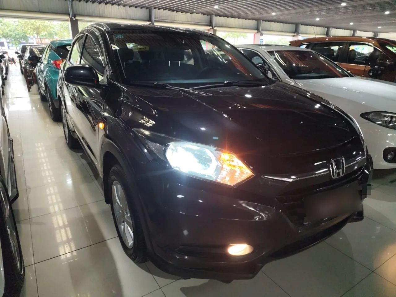 Honda Vezel 2017 1.5L CVT 2WD Comfort Model — миниатюра 6
