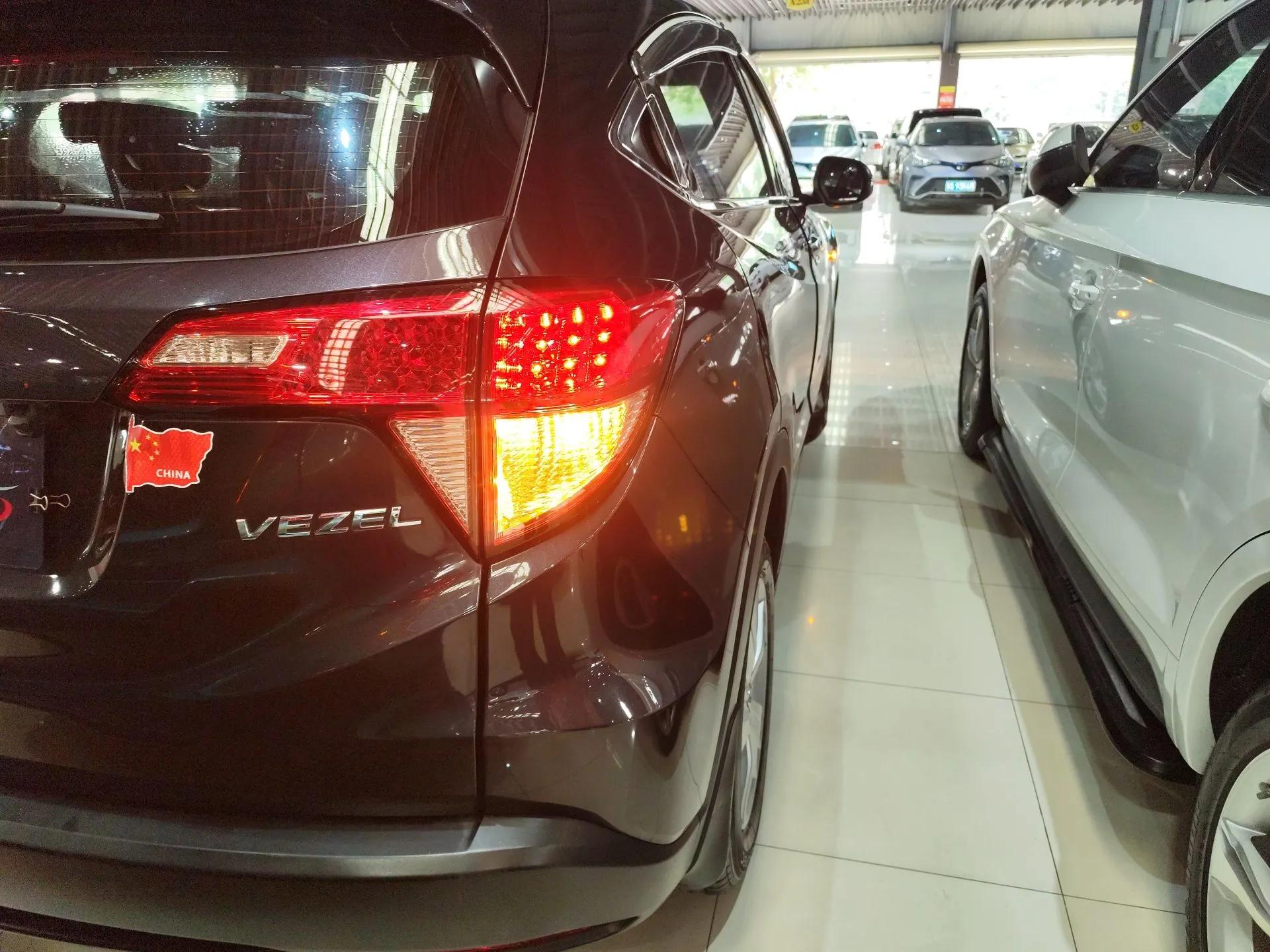 Honda Vezel 2017 1.5L CVT 2WD Comfort Model — миниатюра 8