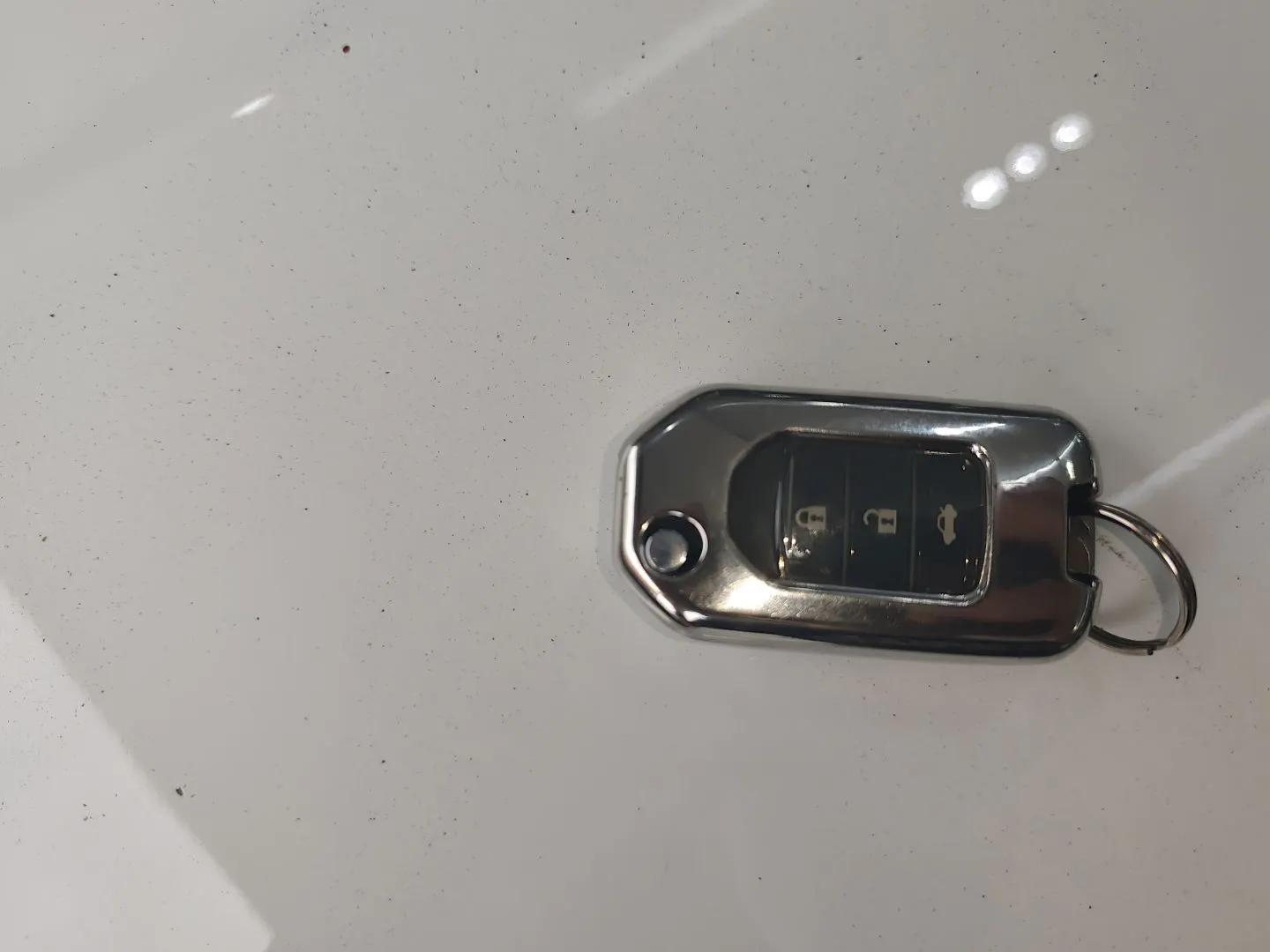 Honda Vezel 2015 1.8L CVT 2WD Elite Model — миниатюра 12