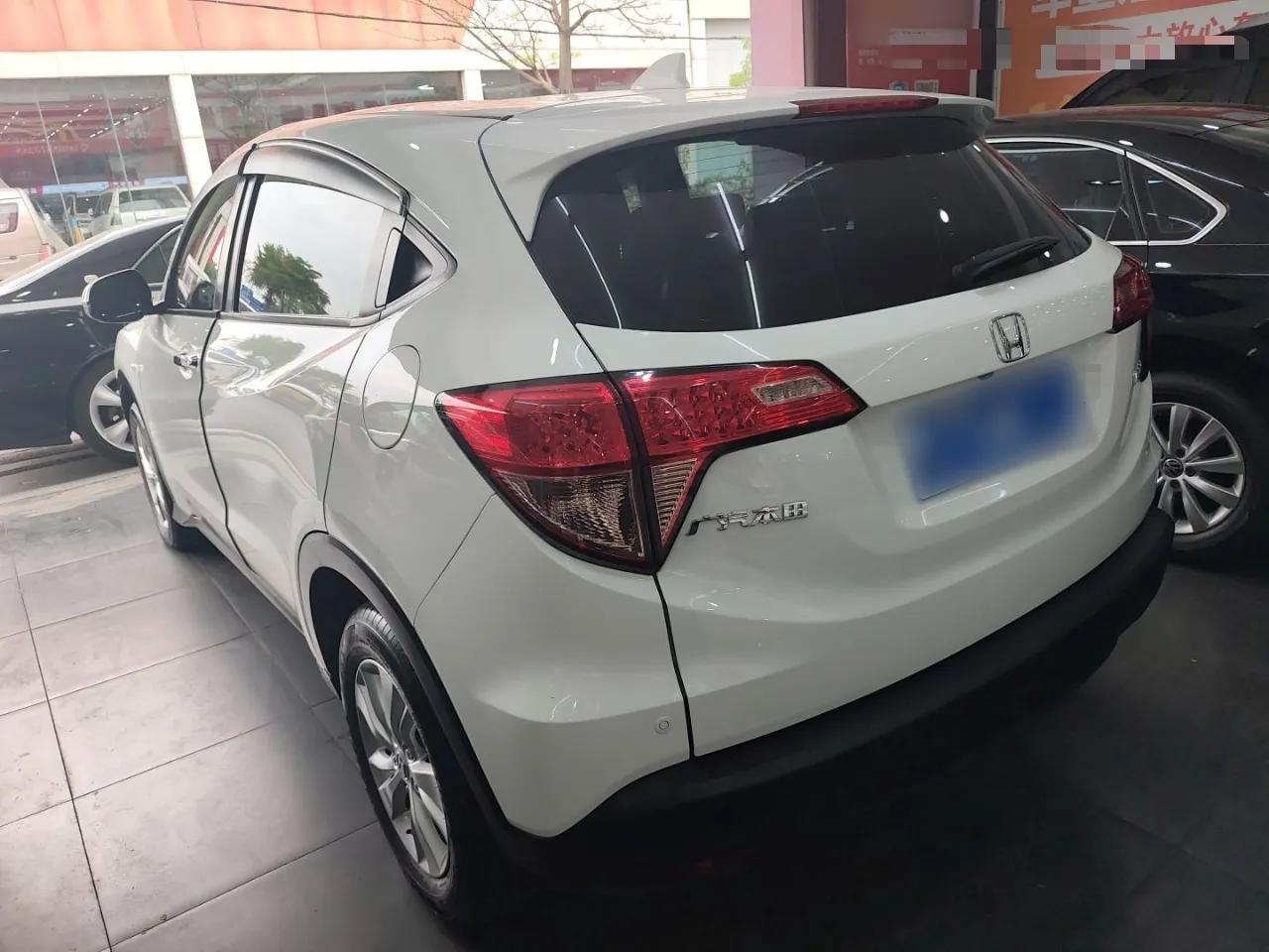 Honda Vezel 2015 1.8L CVT 2WD Elite Model — миниатюра 4