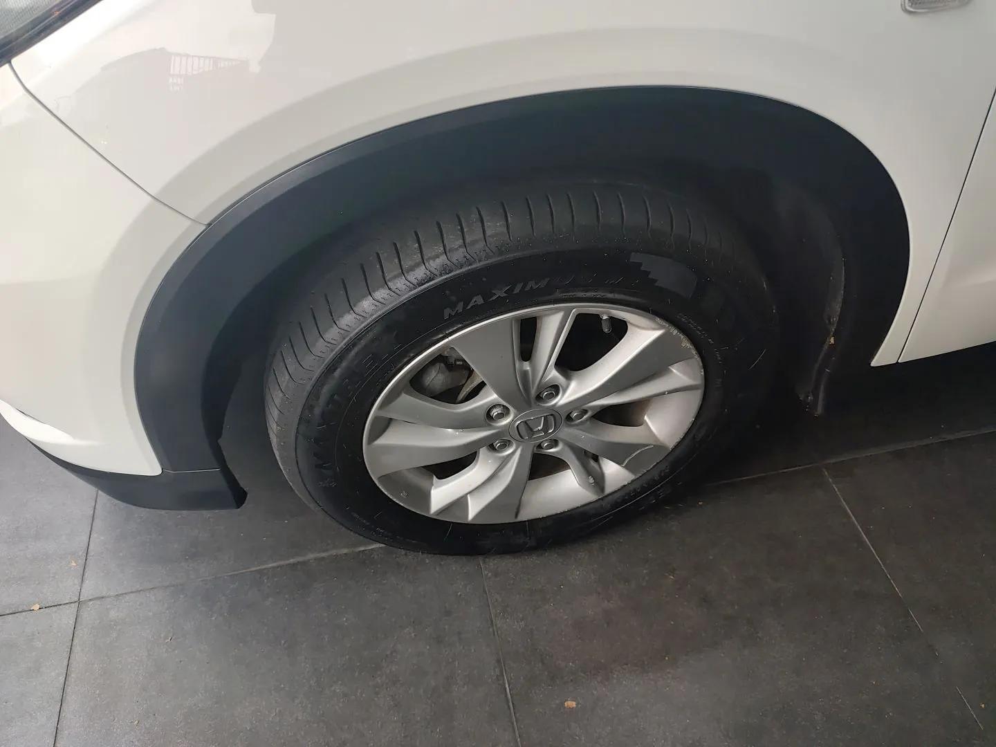 Honda Vezel 2015 1.8L CVT 2WD Elite Model — миниатюра 8