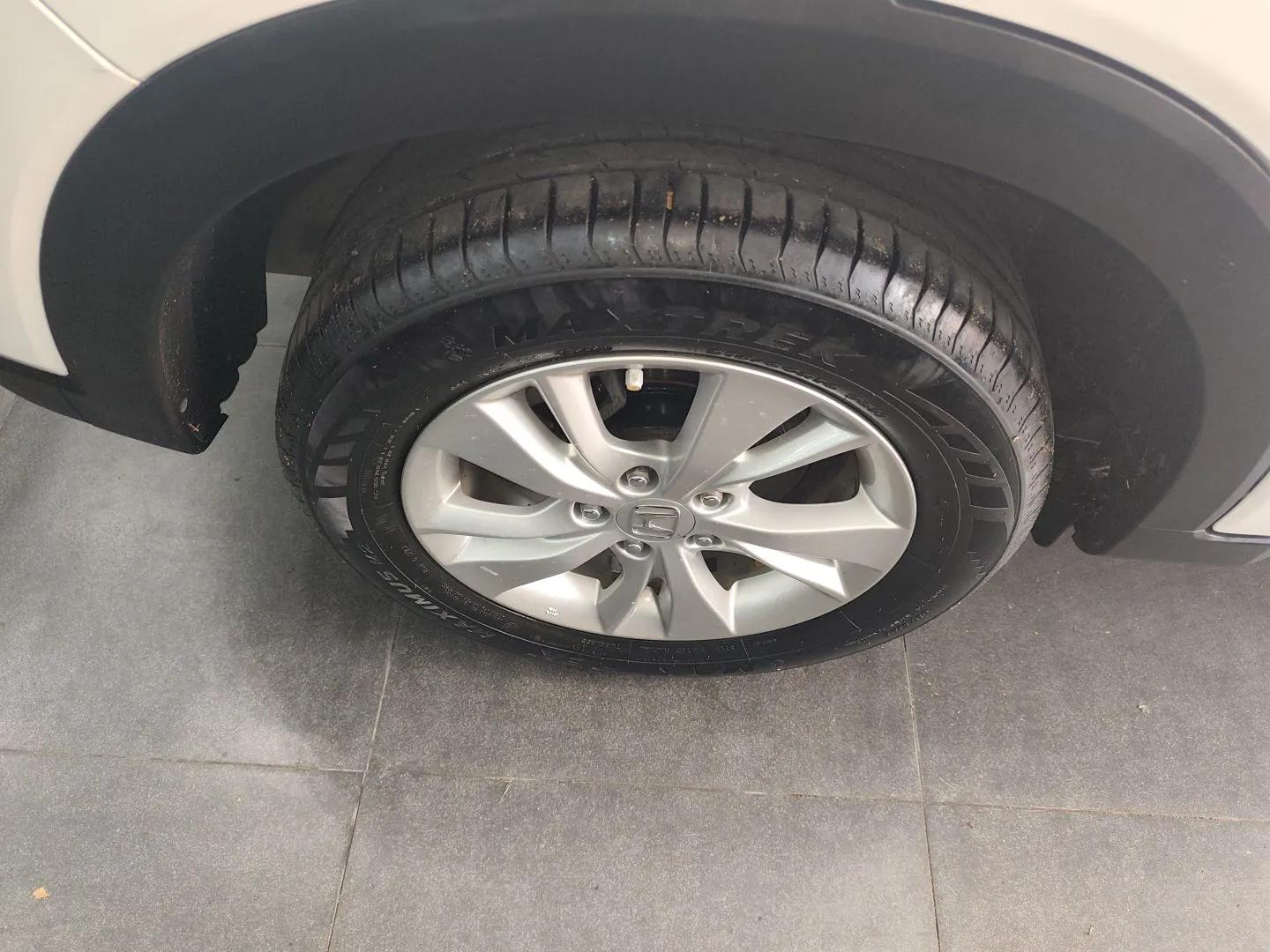 Honda Vezel 2015 1.8L CVT 2WD Elite Model — миниатюра 10