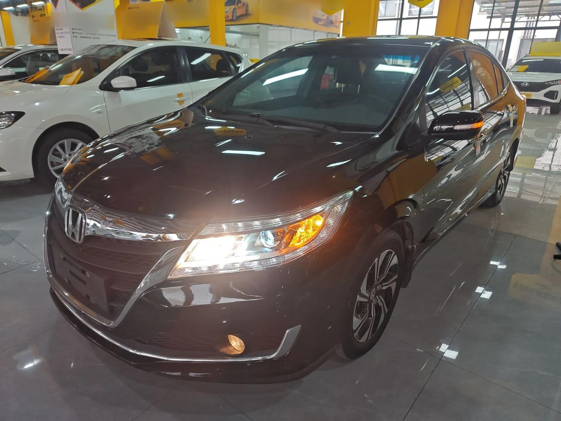 Honda Crider 2016 1.8L CVT Luxury Edition — миниатюра 1